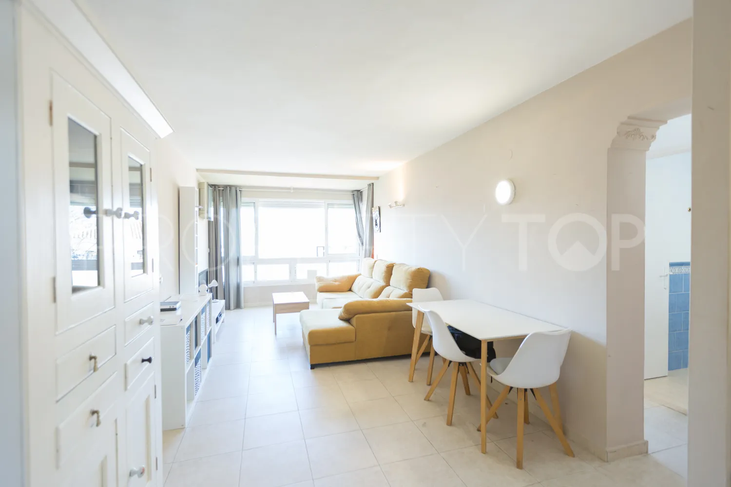 Apartamento en venta de 2 dormitorios en Nueva Andalucia