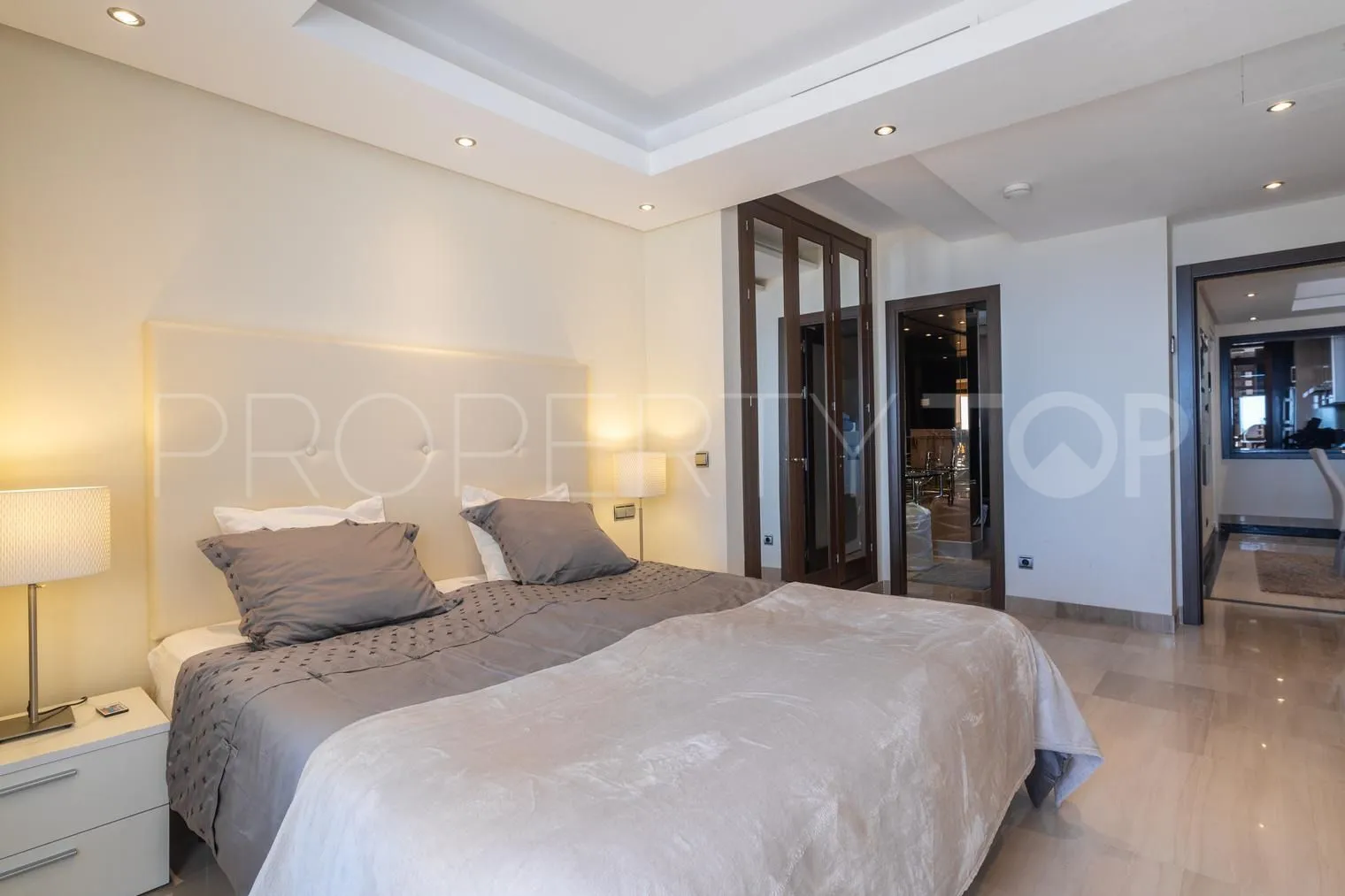 Penthouse for sale in New Golden Mile