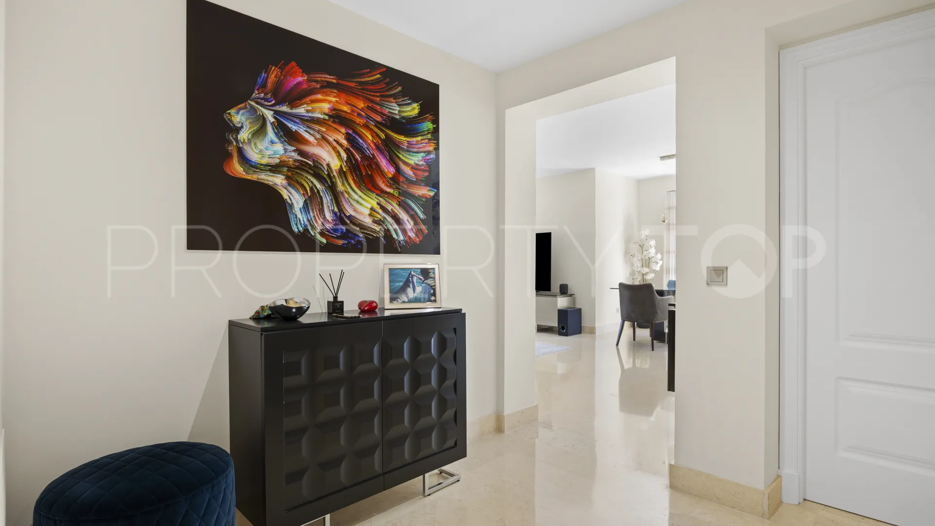 Se vende apartamento planta baja de 2 dormitorios en Benahavis