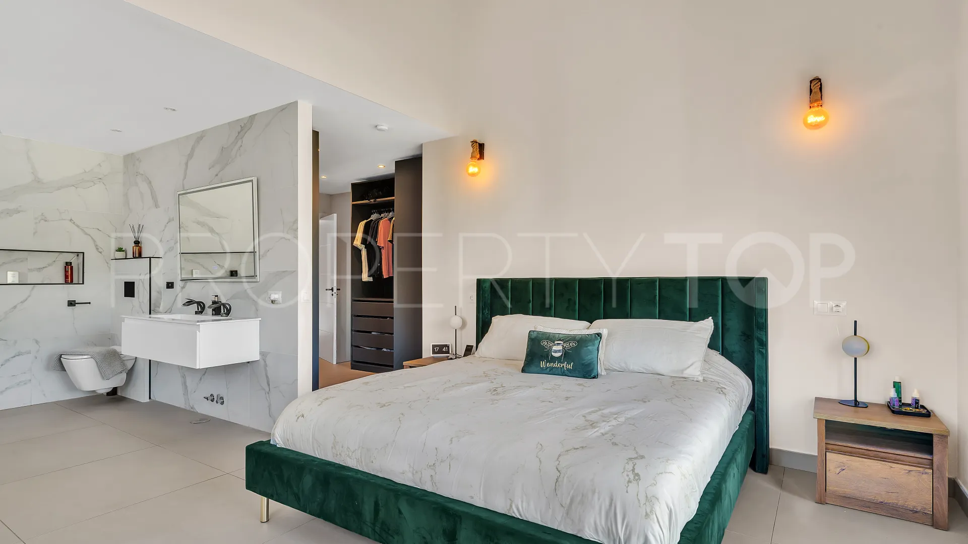 Villa en venta con 4 dormitorios en Guadalmina Alta
