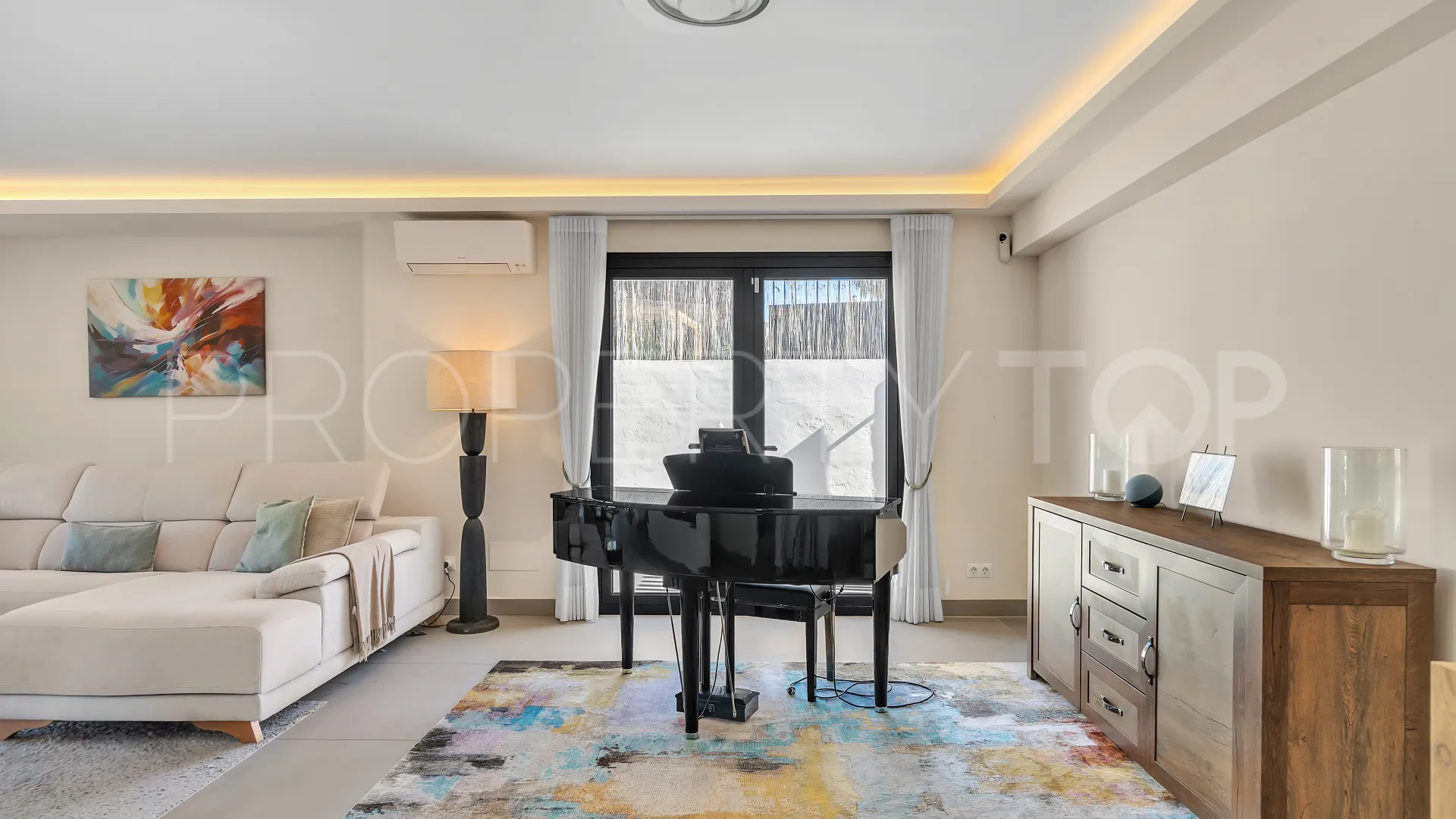 Villa en venta con 4 dormitorios en Guadalmina Alta