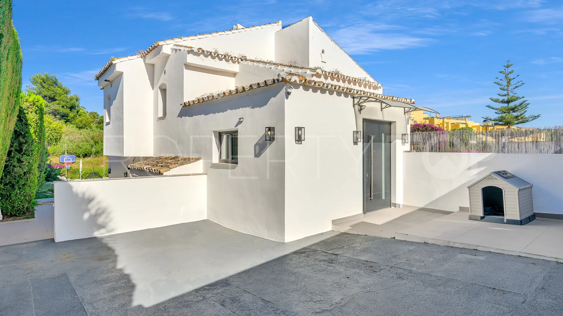 Villa en venta con 4 dormitorios en Guadalmina Alta