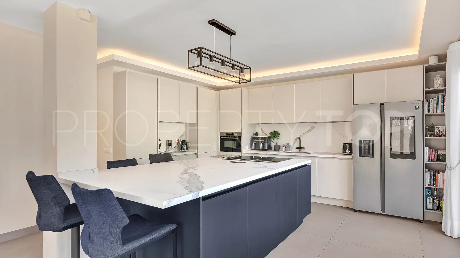 Villa en venta con 4 dormitorios en Guadalmina Alta
