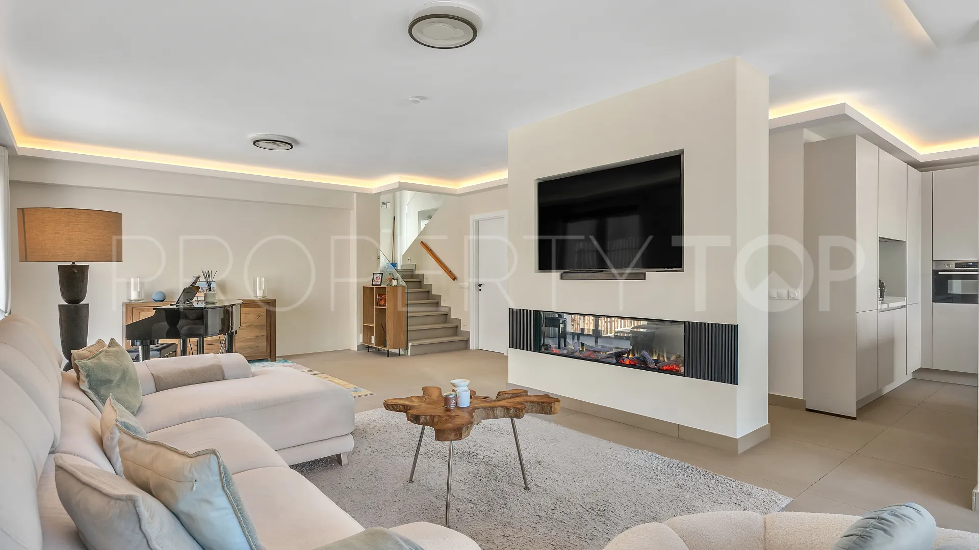 Villa en venta con 4 dormitorios en Guadalmina Alta