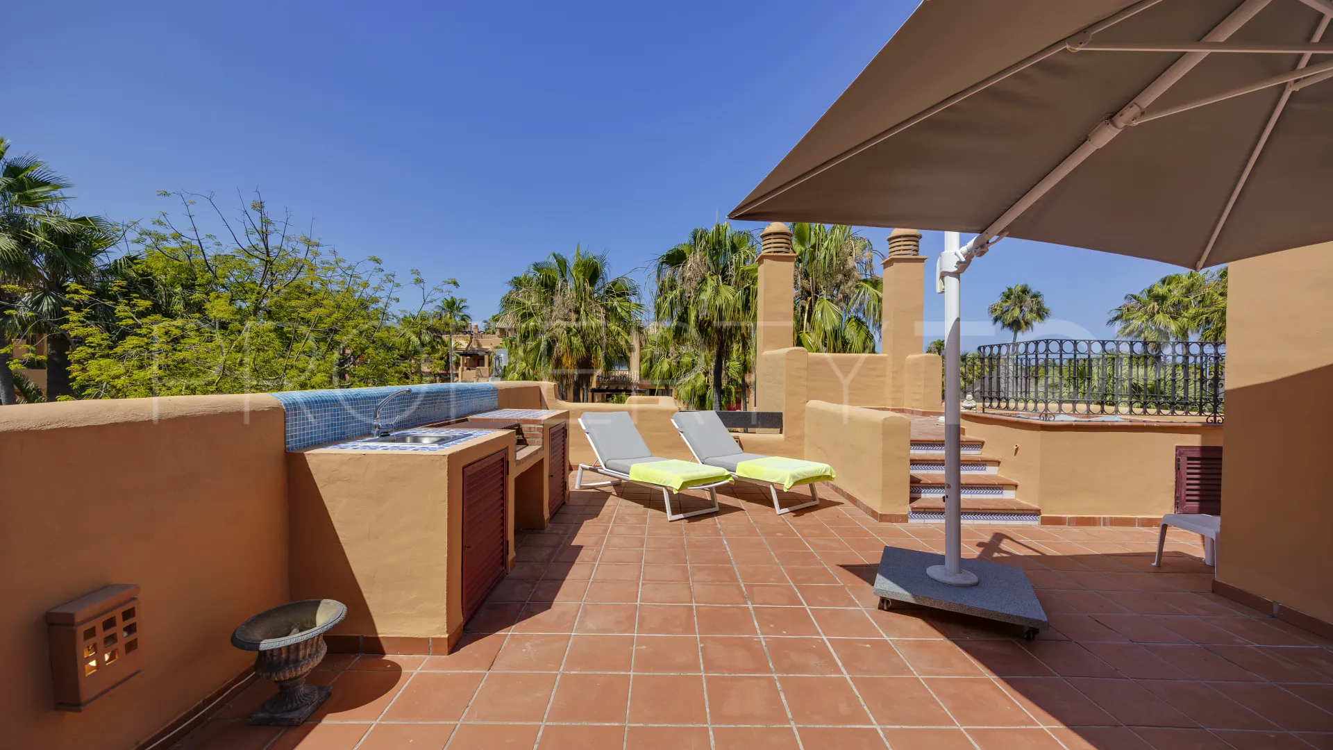 For sale duplex penthouse in Bahia Alcantara with 3 bedrooms