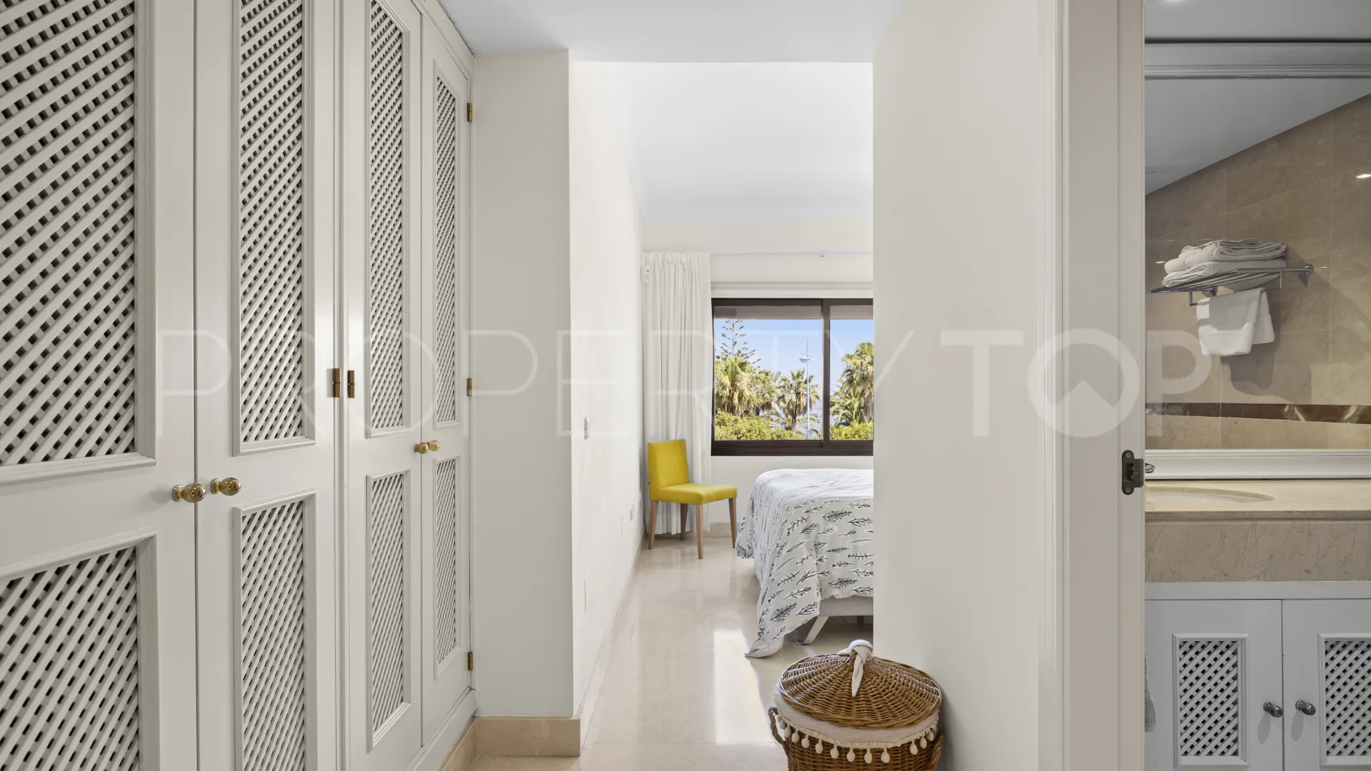 For sale duplex penthouse in Bahia Alcantara with 3 bedrooms