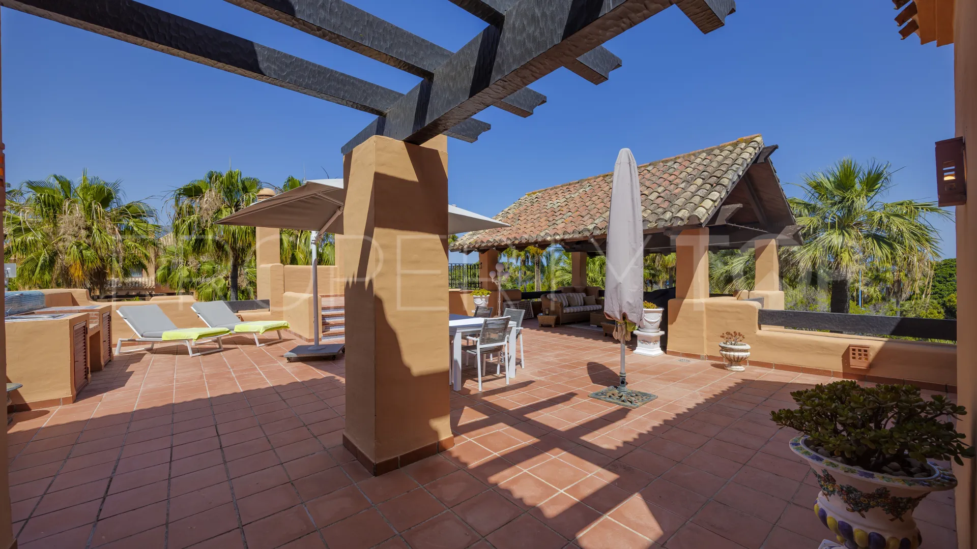 For sale duplex penthouse in Bahia Alcantara with 3 bedrooms