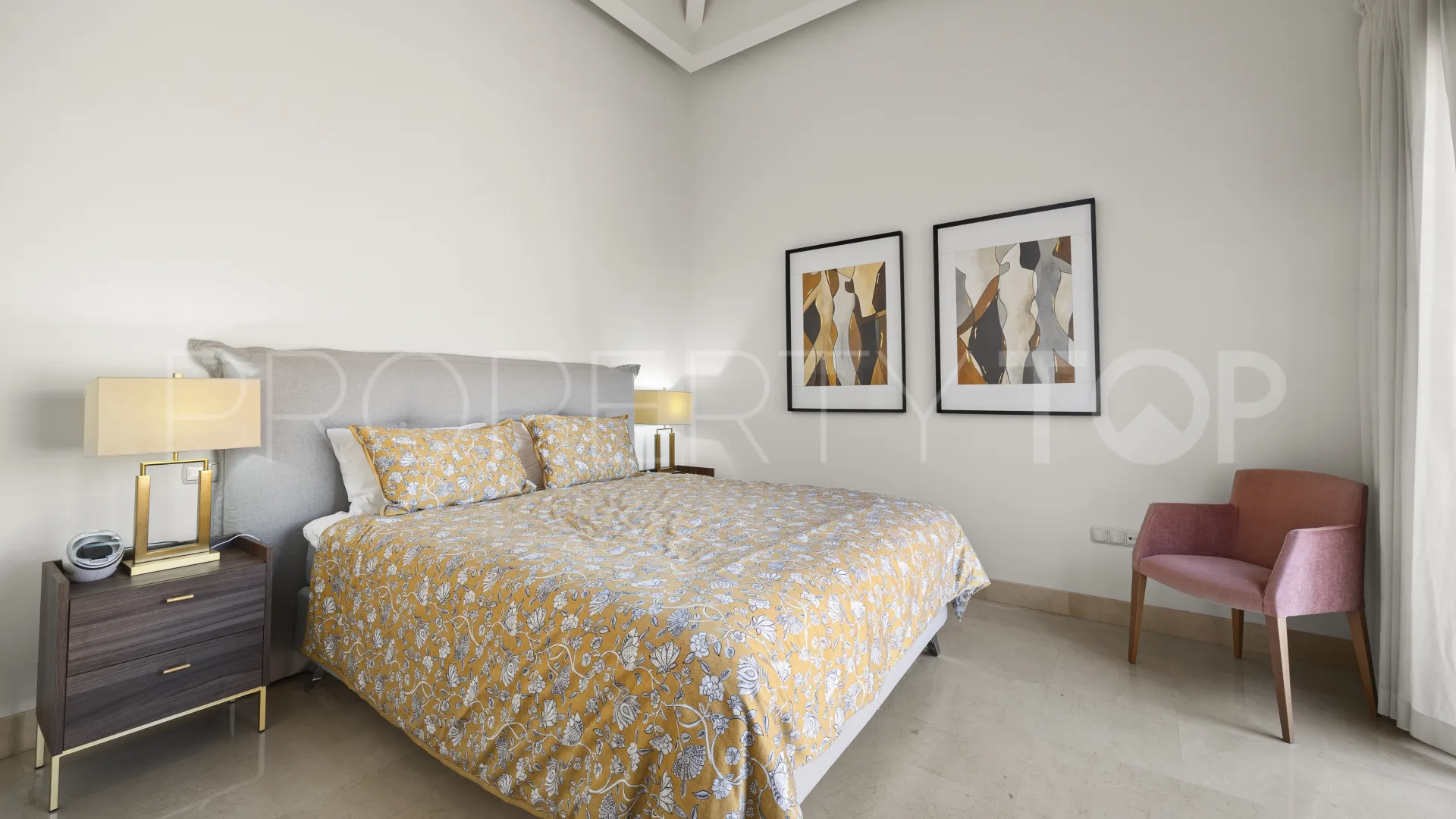 For sale duplex penthouse in Bahia Alcantara with 3 bedrooms