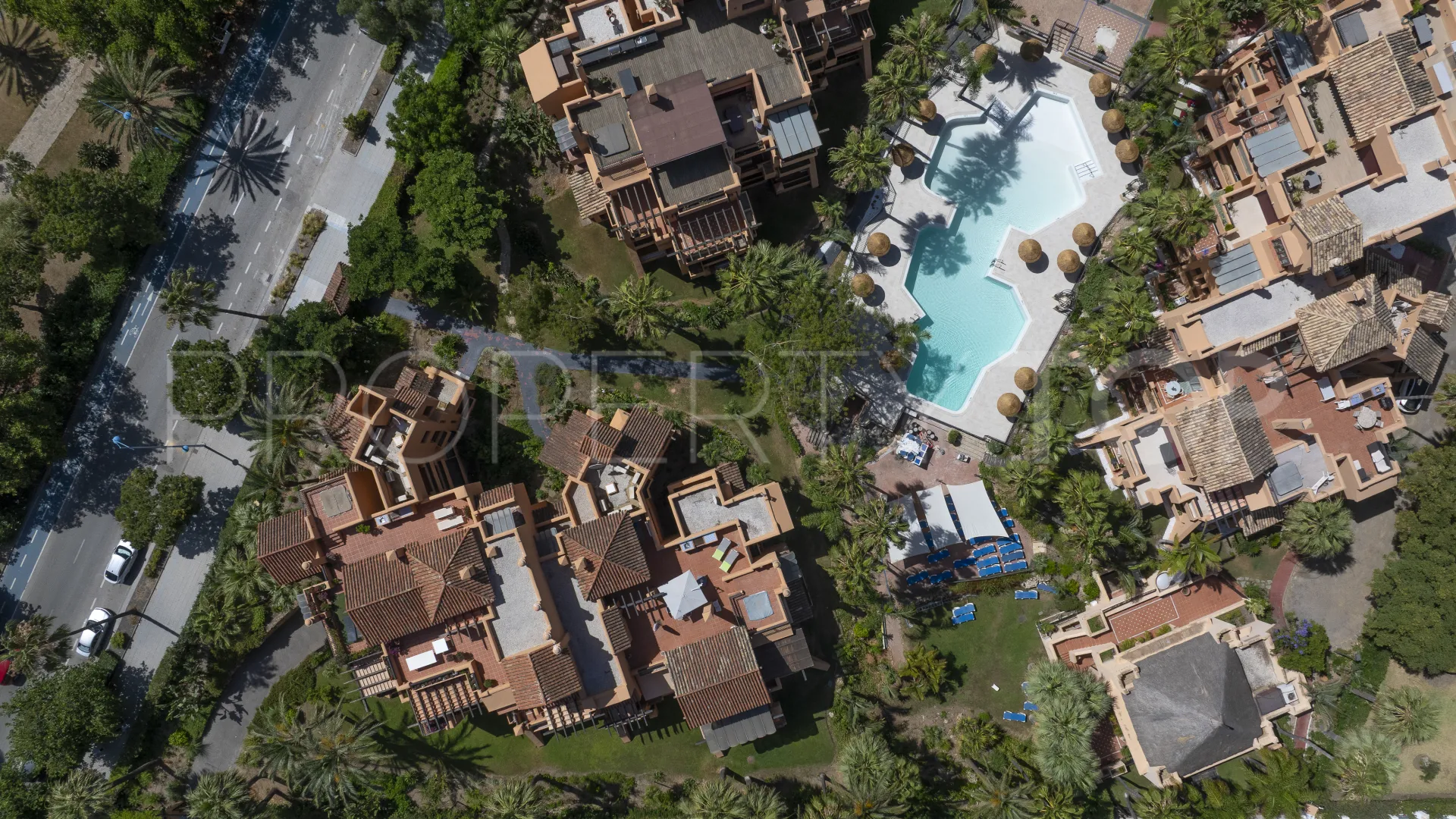 For sale duplex penthouse in Bahia Alcantara with 3 bedrooms