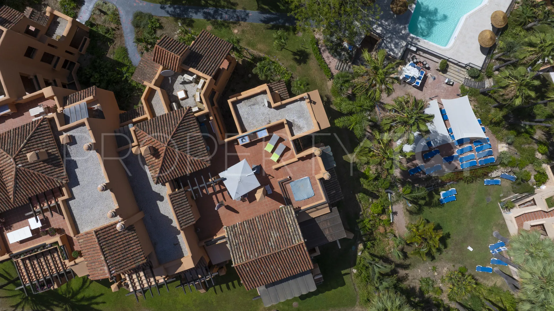 For sale duplex penthouse in Bahia Alcantara with 3 bedrooms