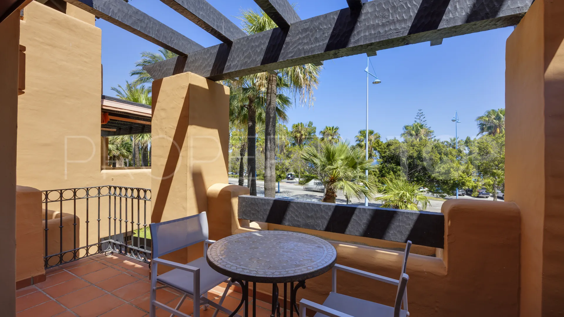 For sale duplex penthouse in Bahia Alcantara with 3 bedrooms