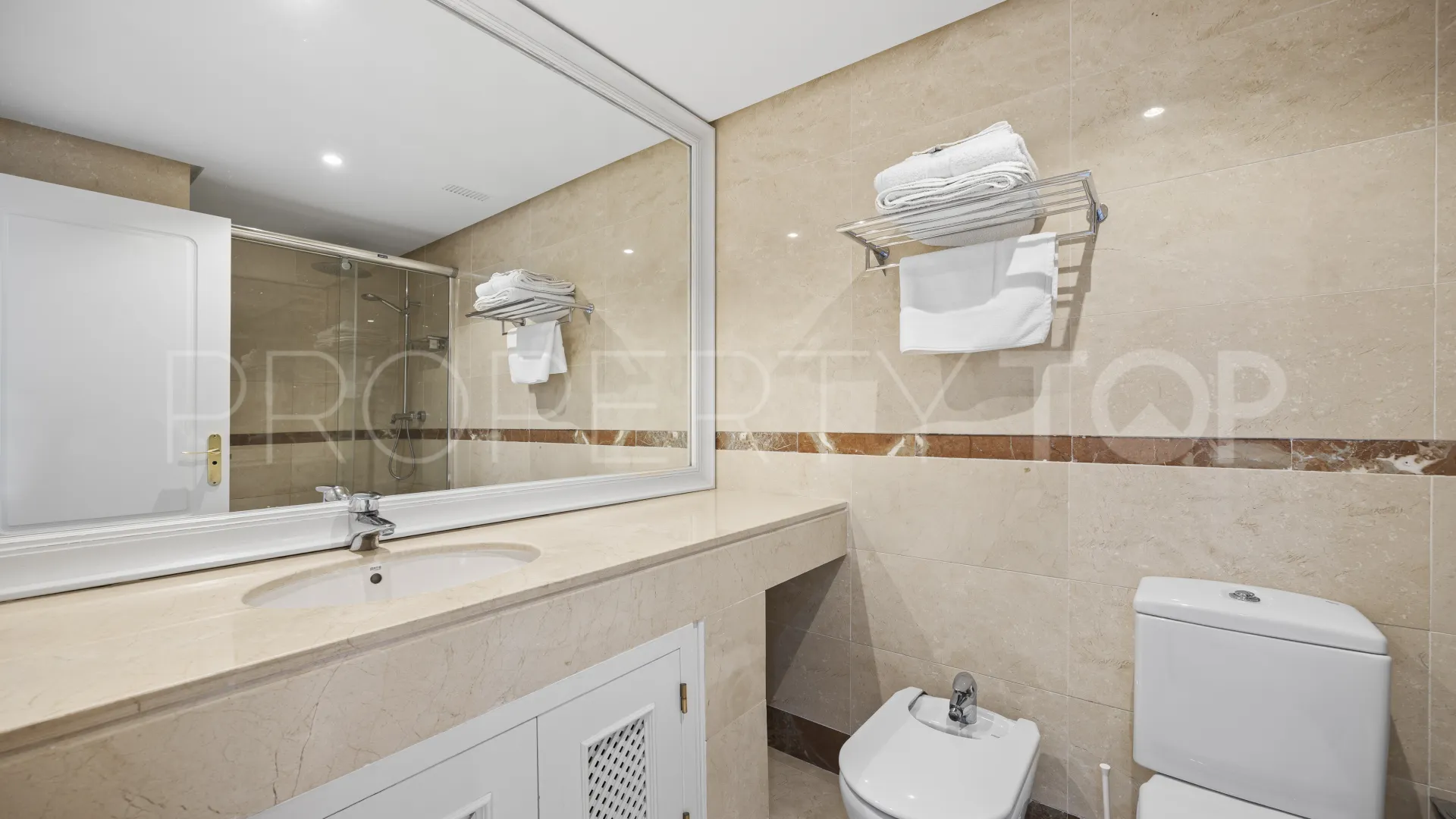 For sale duplex penthouse in Bahia Alcantara with 3 bedrooms