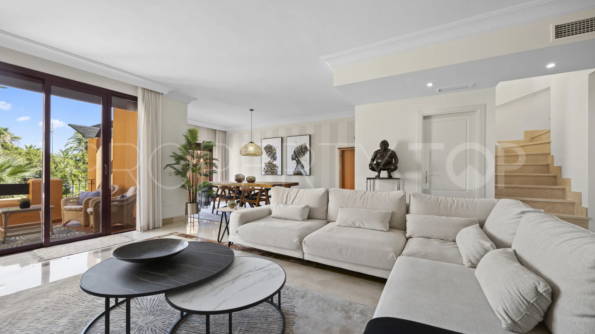 For sale duplex penthouse in Bahia Alcantara with 3 bedrooms