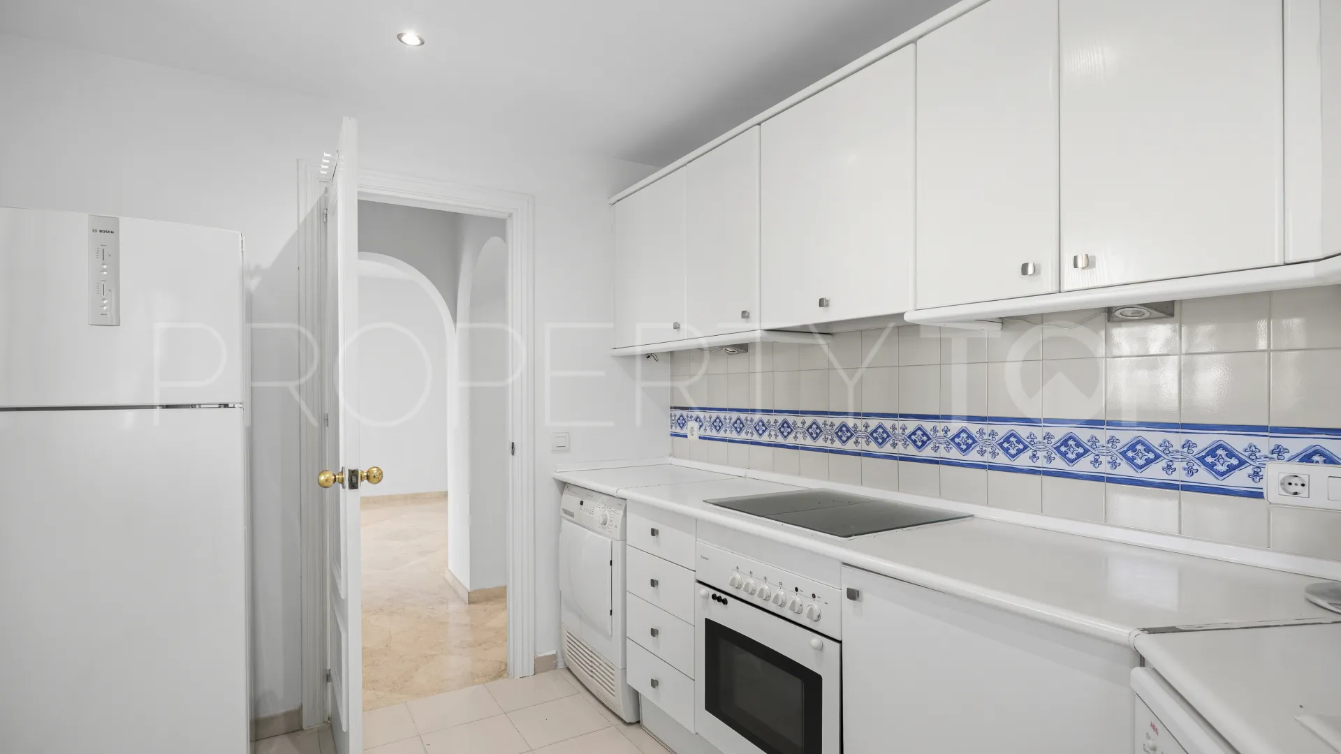 For sale apartment with 2 bedrooms in Guadalmina Alta