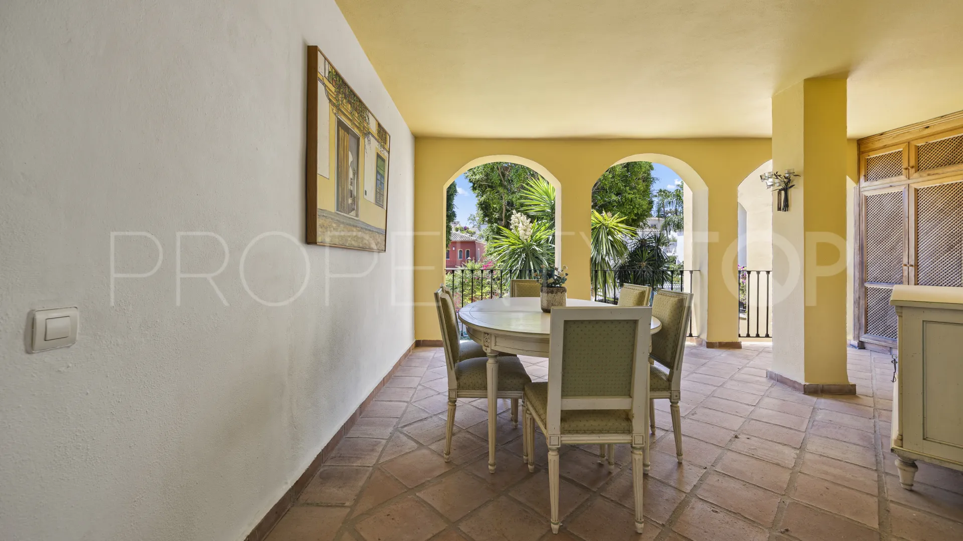 For sale apartment with 2 bedrooms in Guadalmina Alta