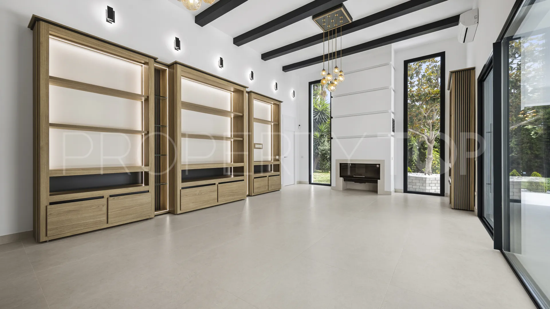Buy villa with 4 bedrooms in Guadalmina Alta