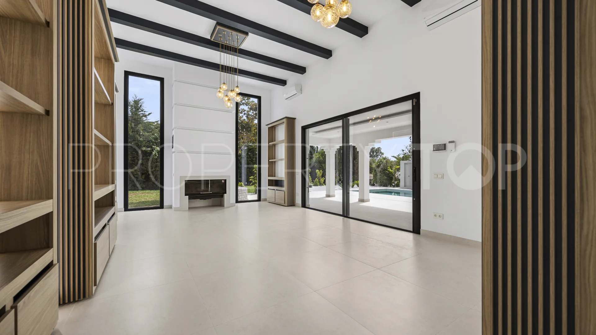 Buy villa with 4 bedrooms in Guadalmina Alta