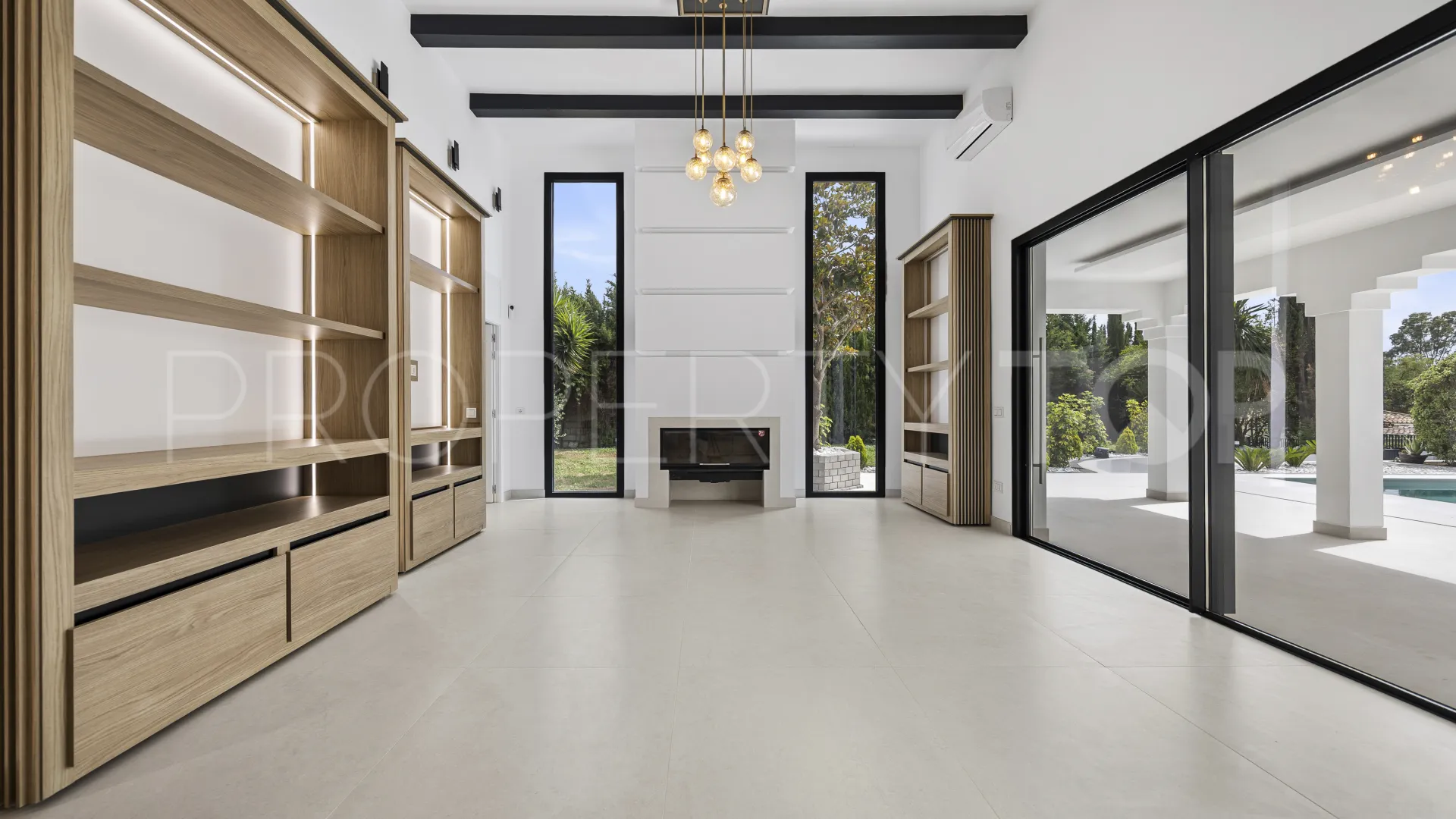 Buy villa with 4 bedrooms in Guadalmina Alta