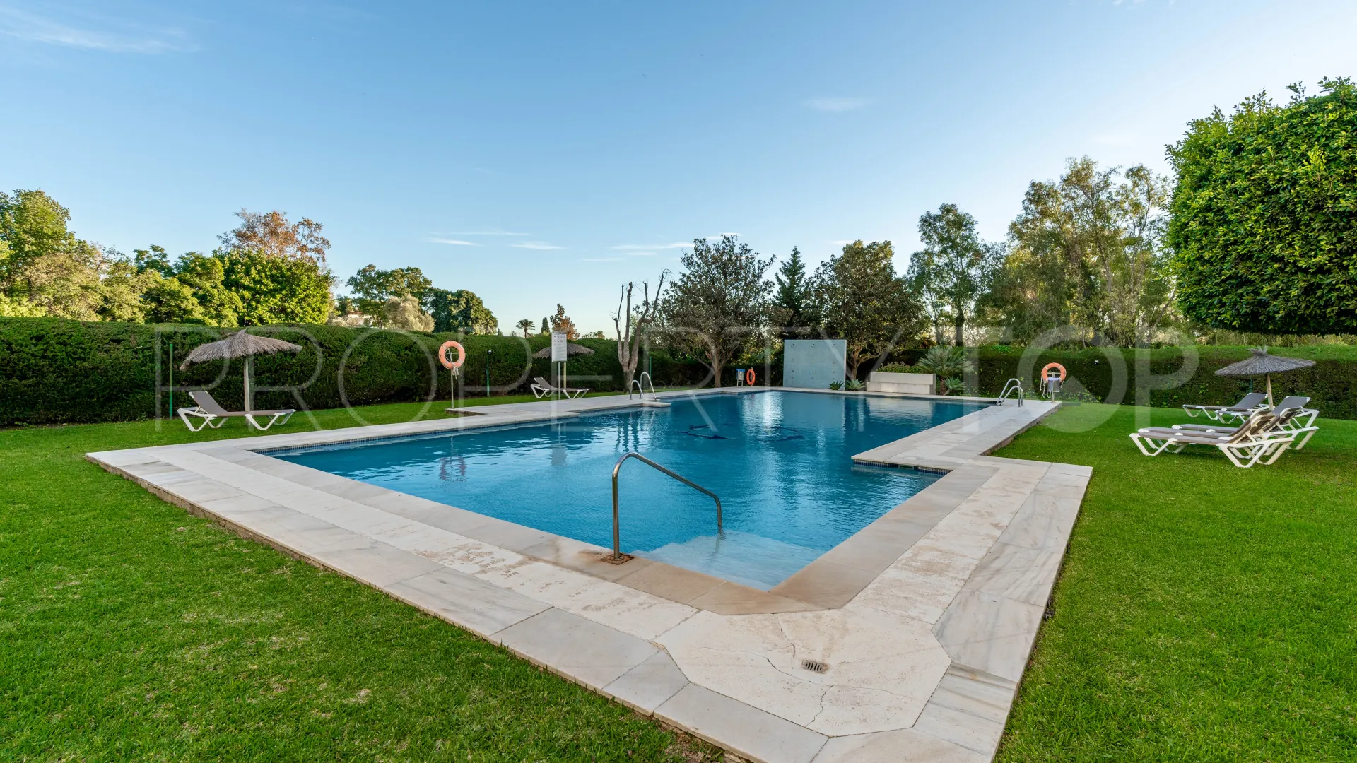 Guadalmina Alta, apartamento en venta de 2 dormitorios