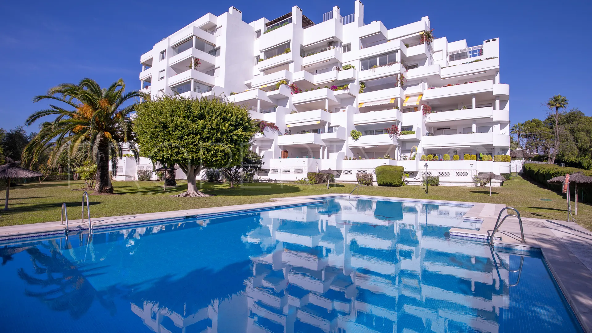 Guadalmina Alta, apartamento en venta de 2 dormitorios