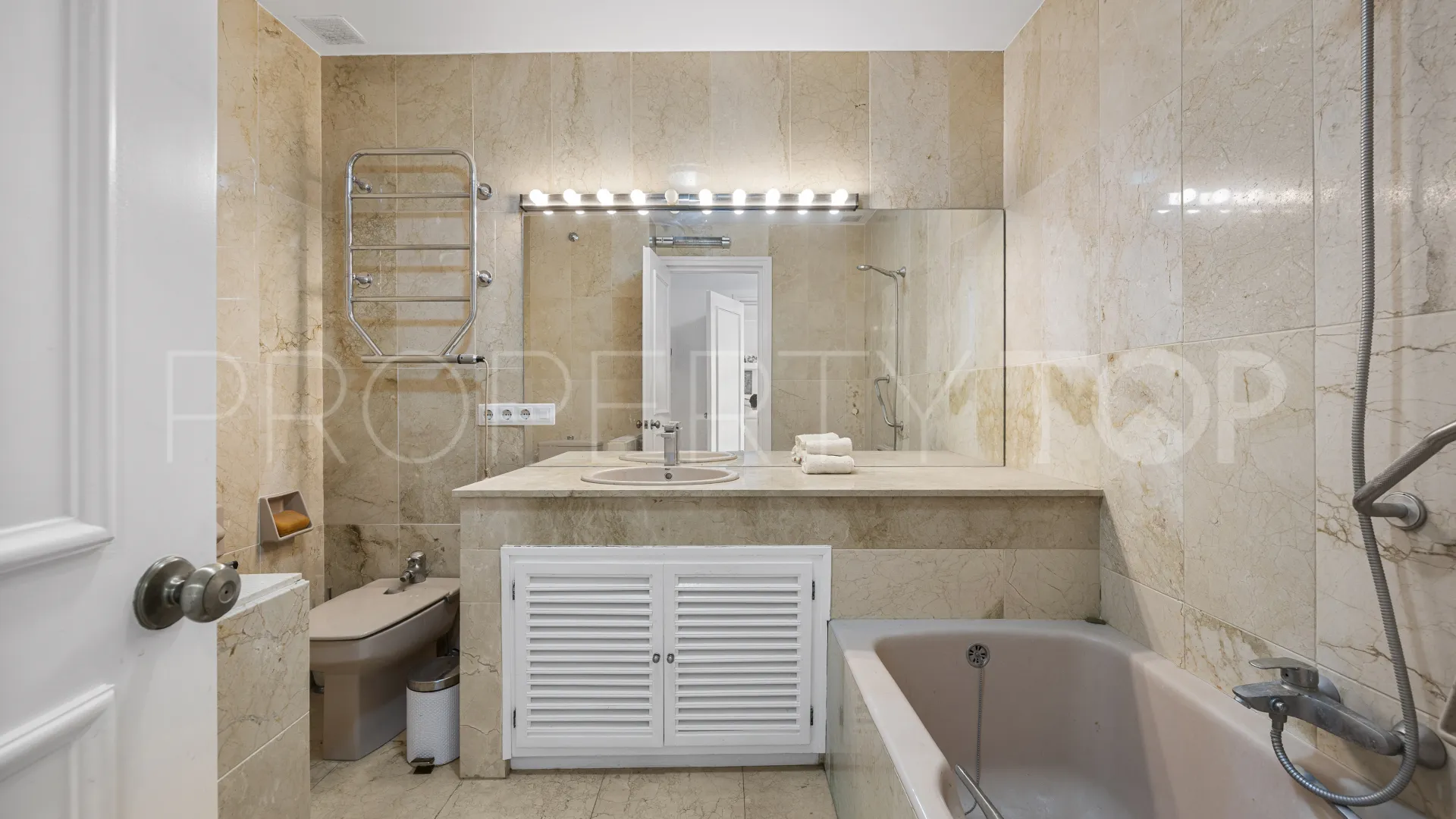 Guadalmina Alta, apartamento en venta de 2 dormitorios
