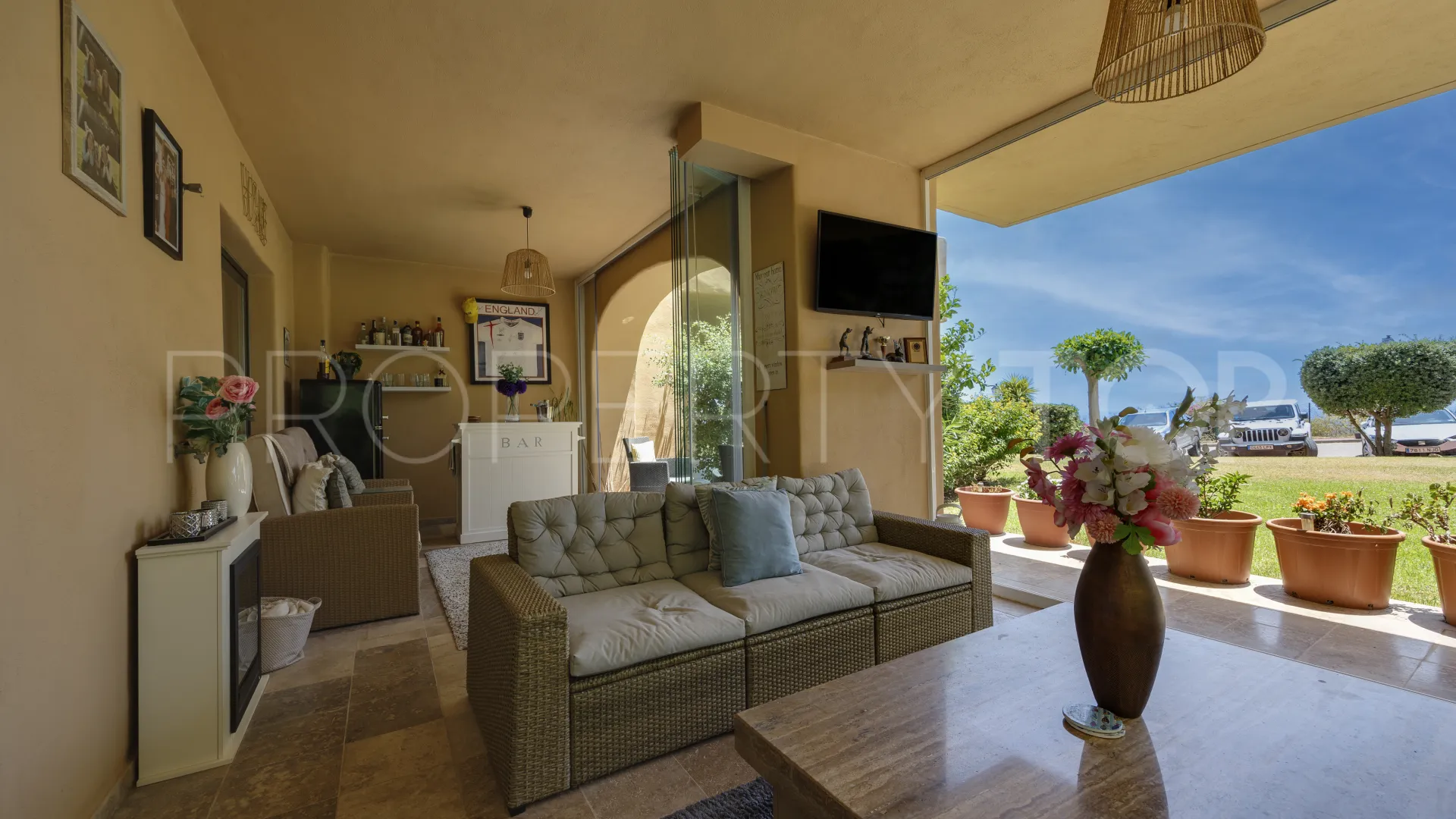 Apartamento a la venta de 3 dormitorios en Benahavis