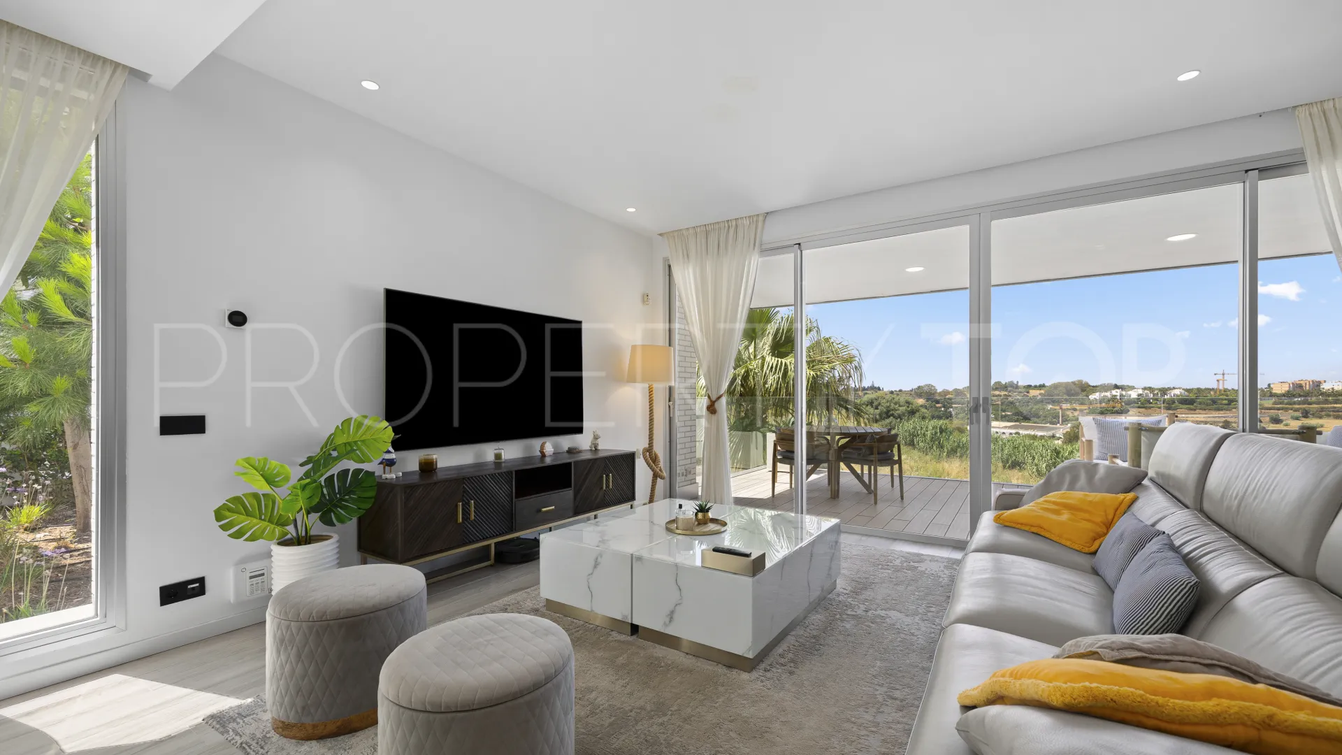 3 bedrooms Estepona town house for sale
