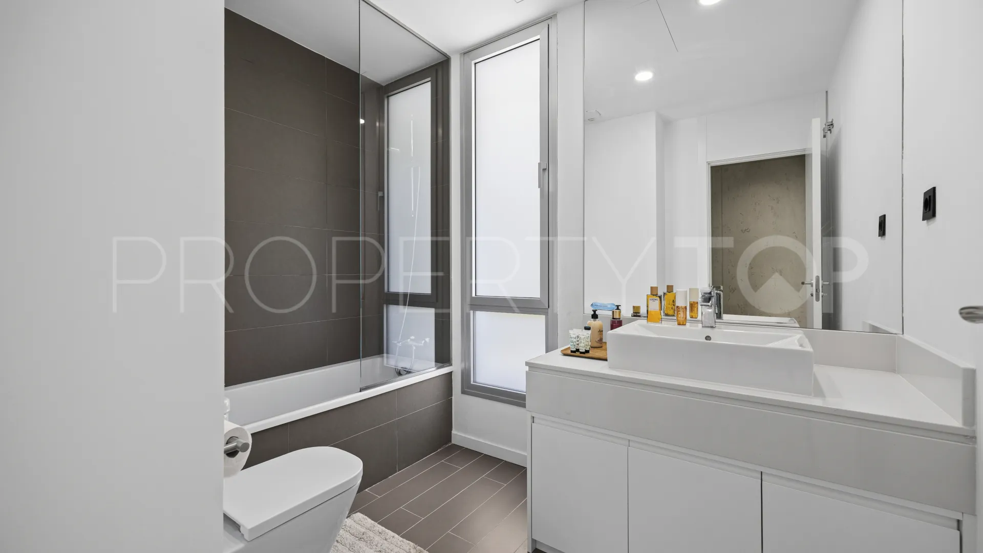 3 bedrooms Estepona town house for sale