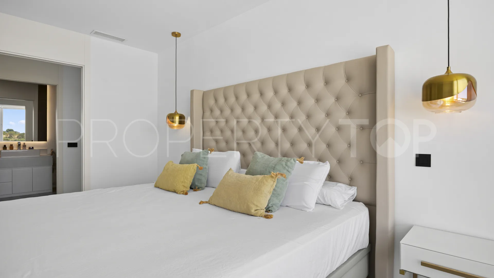 3 bedrooms Estepona town house for sale