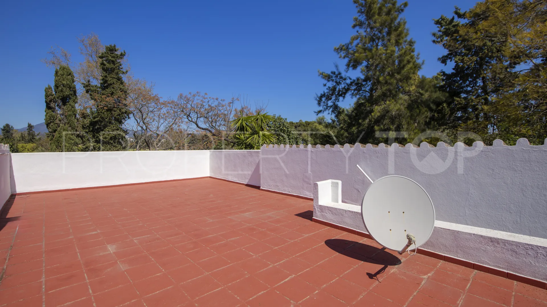Villa en venta en Guadalmina Baja