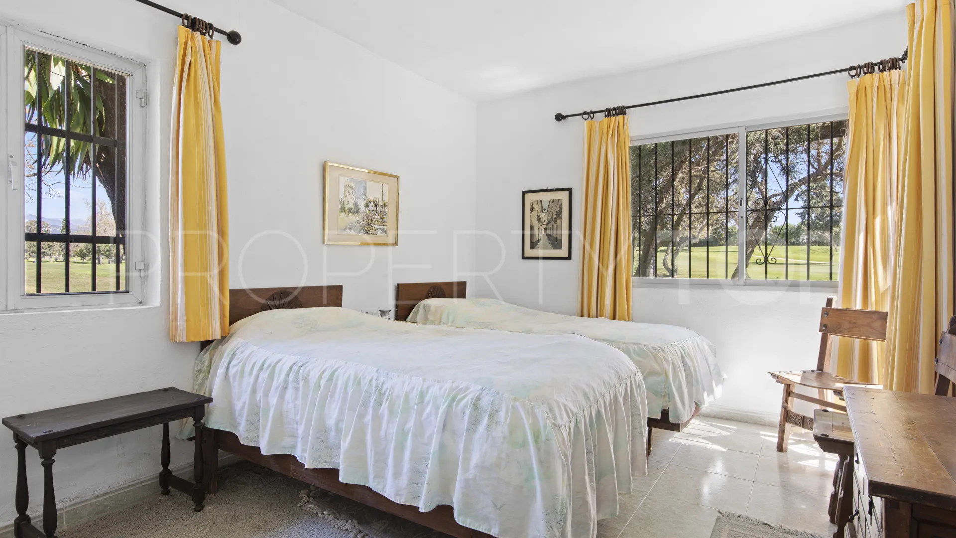 Villa en venta en Guadalmina Baja