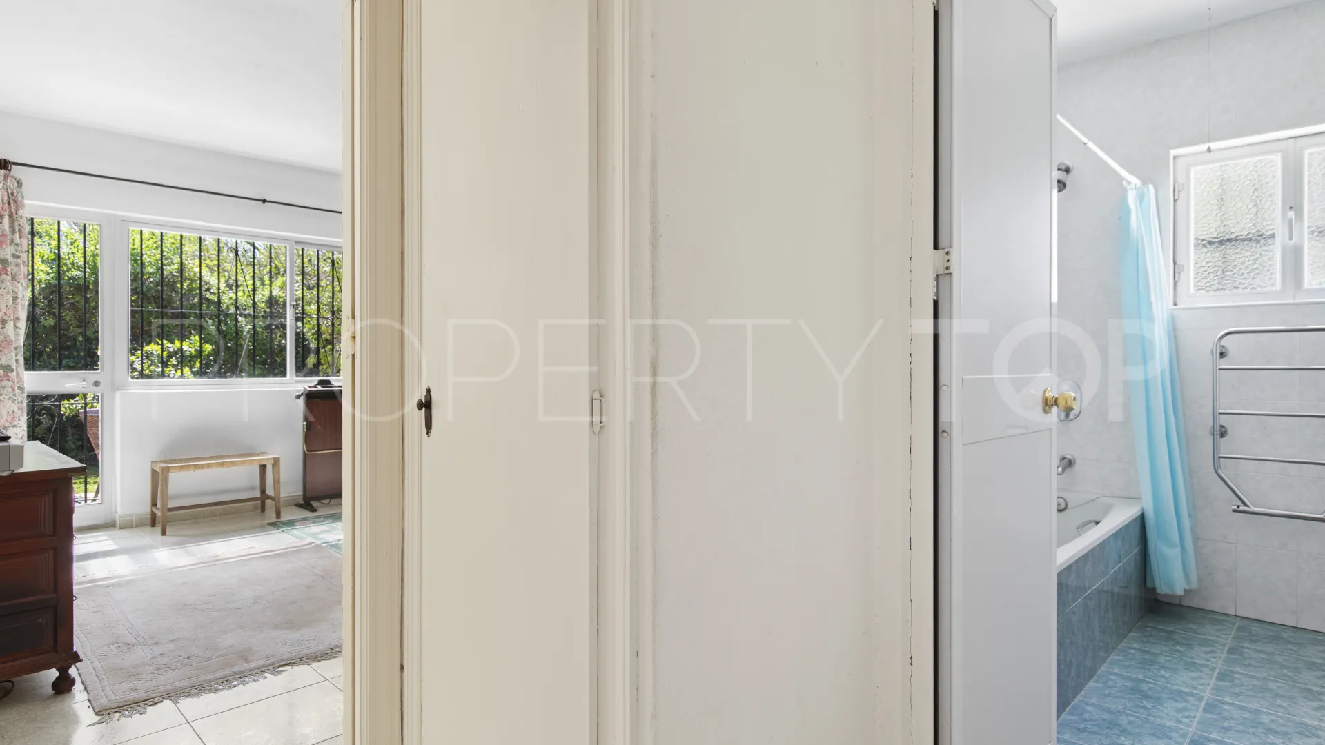 Villa en venta en Guadalmina Baja