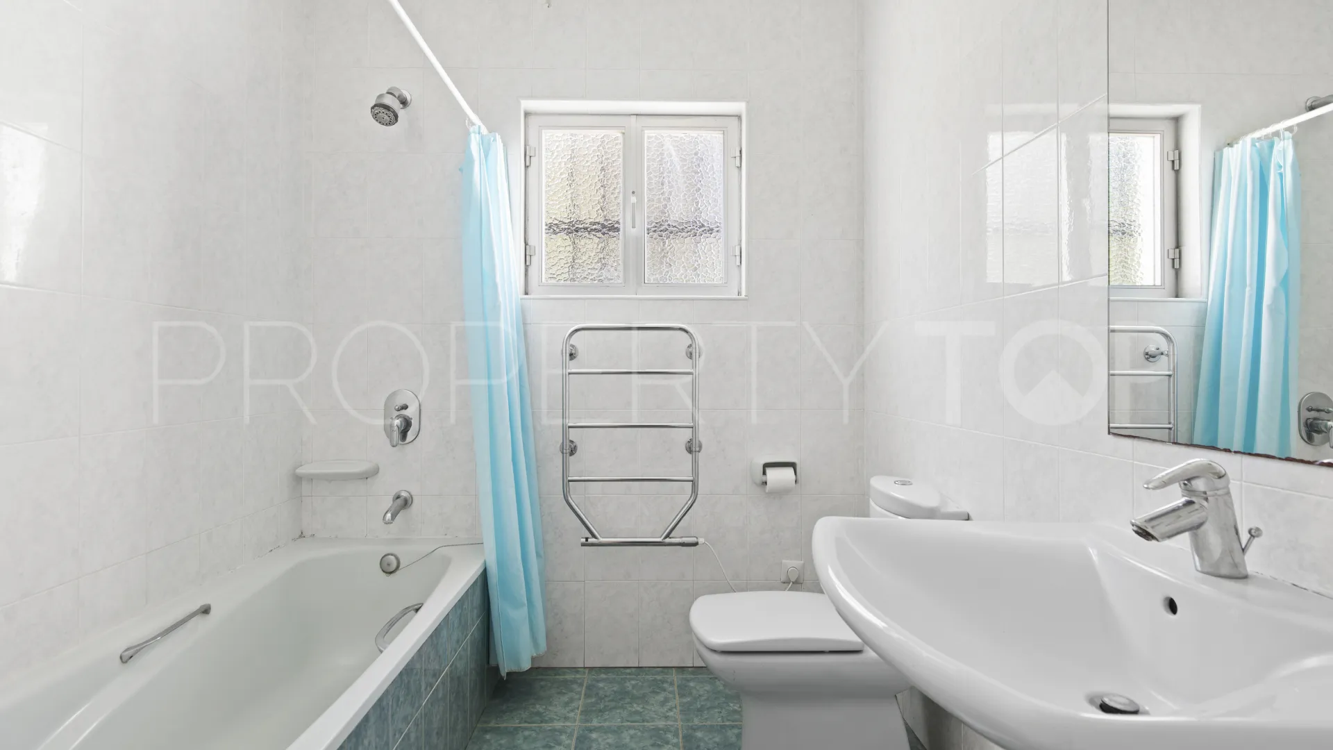Villa en venta en Guadalmina Baja