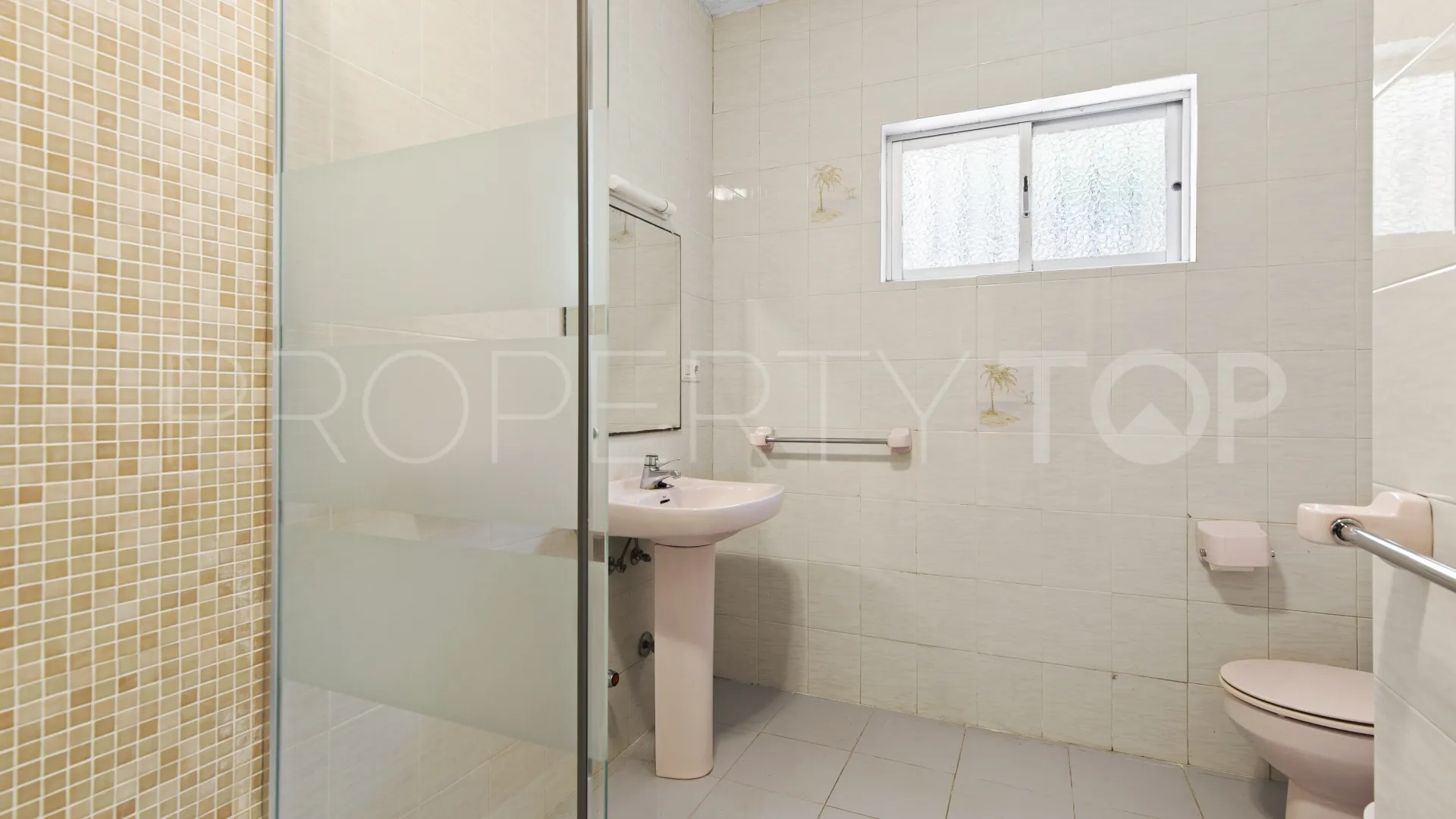 Villa en venta en Guadalmina Baja