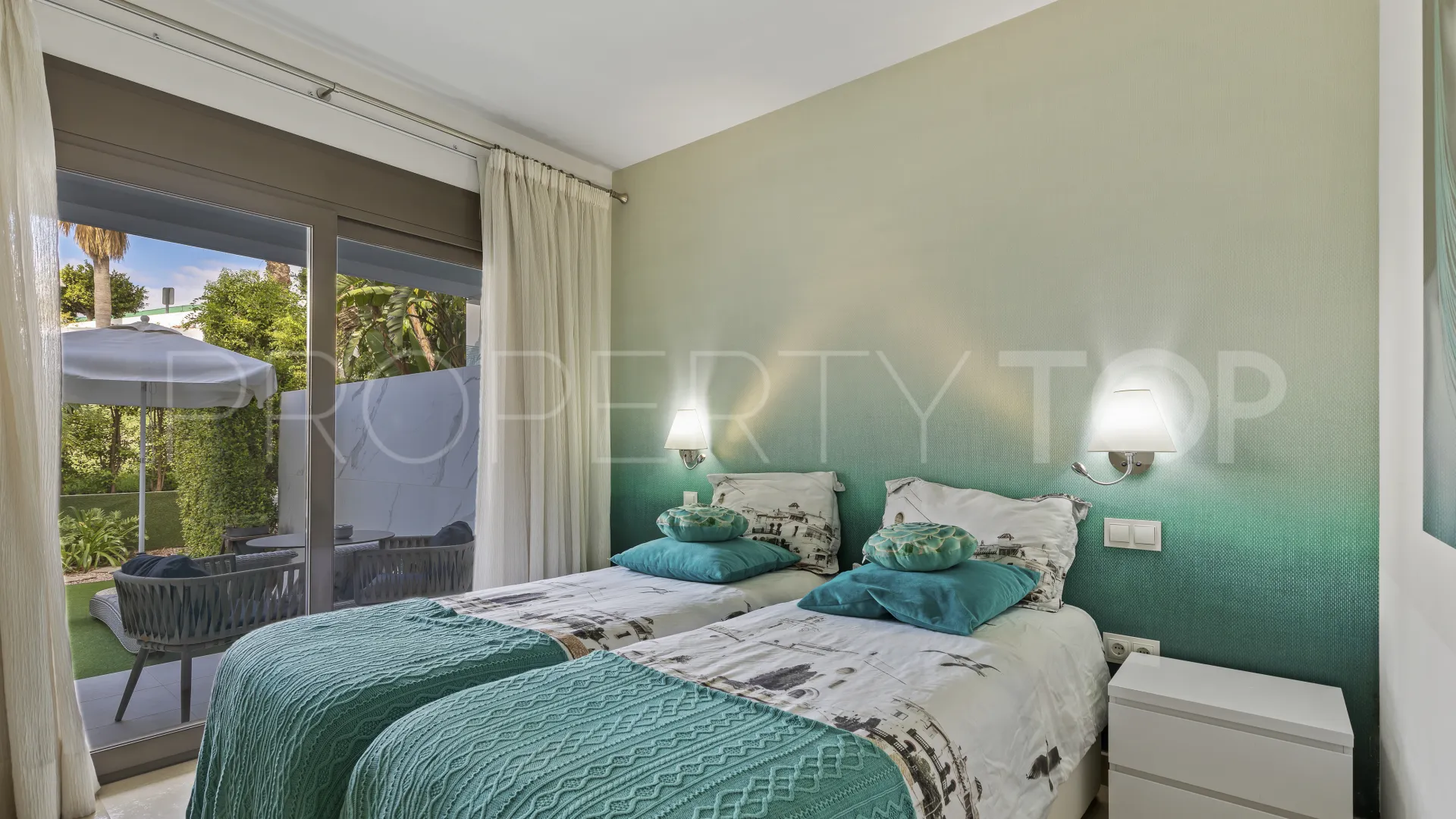 For sale Casares 2 bedrooms ground floor apartment