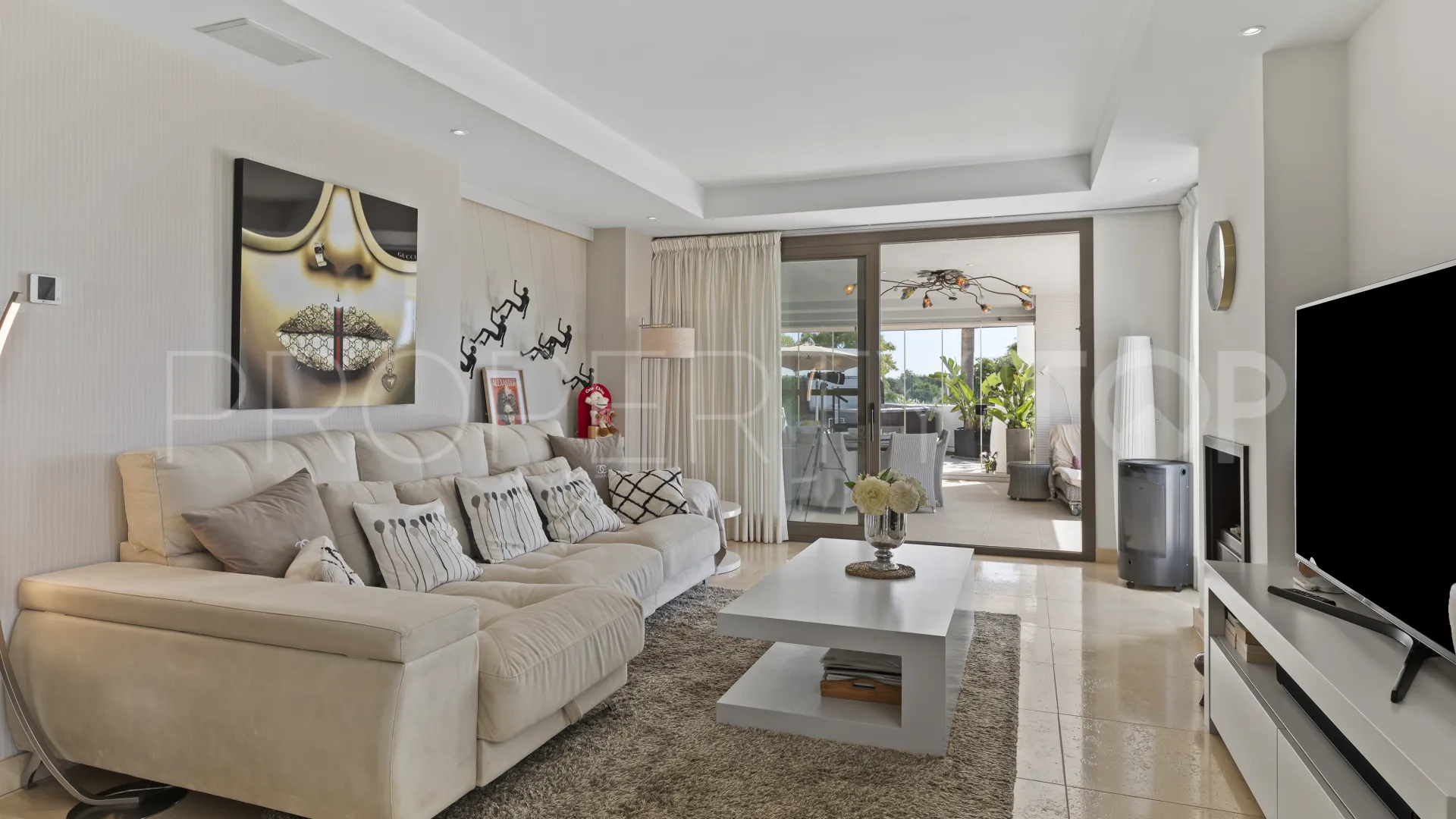 For sale Casares 2 bedrooms ground floor apartment