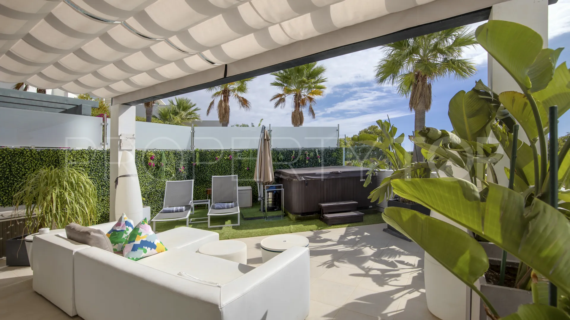 For sale Casares 2 bedrooms ground floor apartment