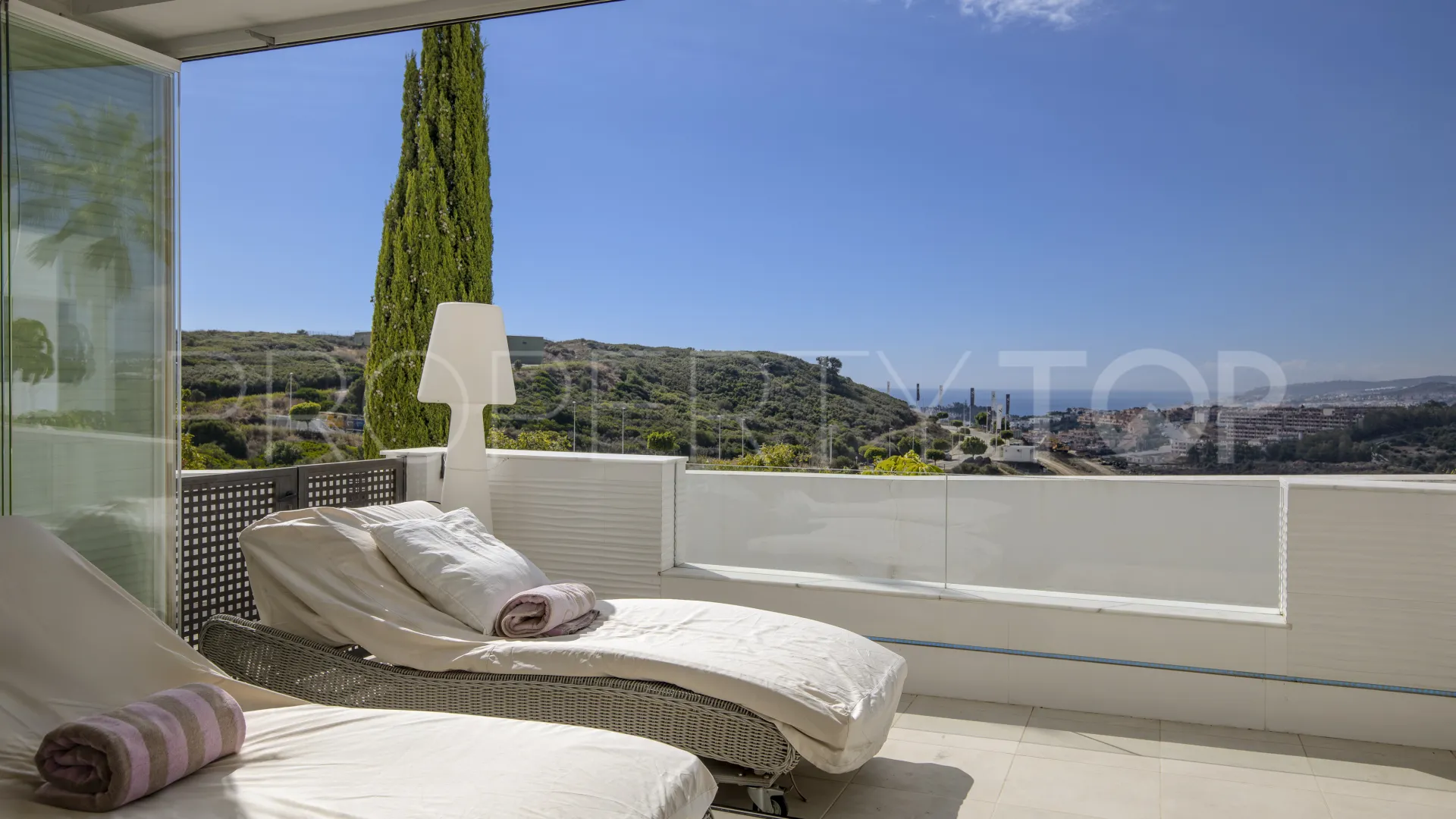 For sale Casares 2 bedrooms ground floor apartment