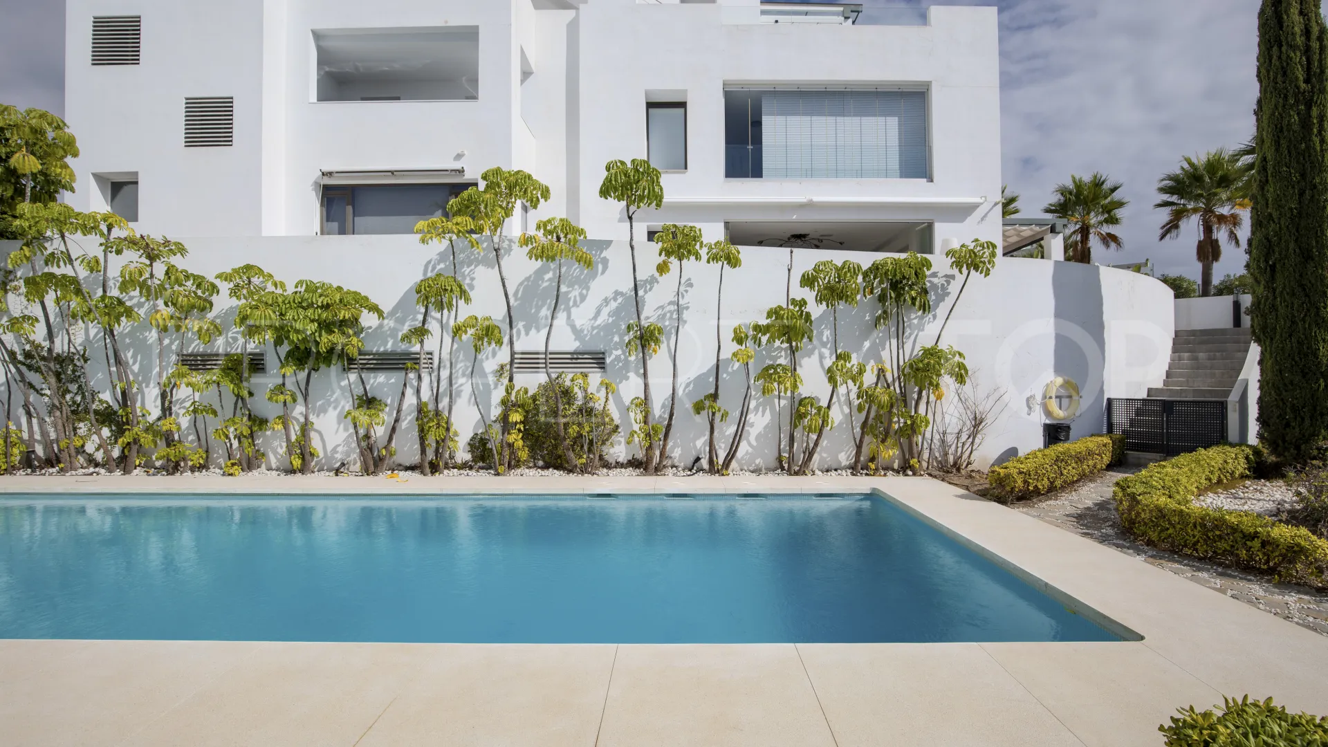 For sale Casares 2 bedrooms ground floor apartment