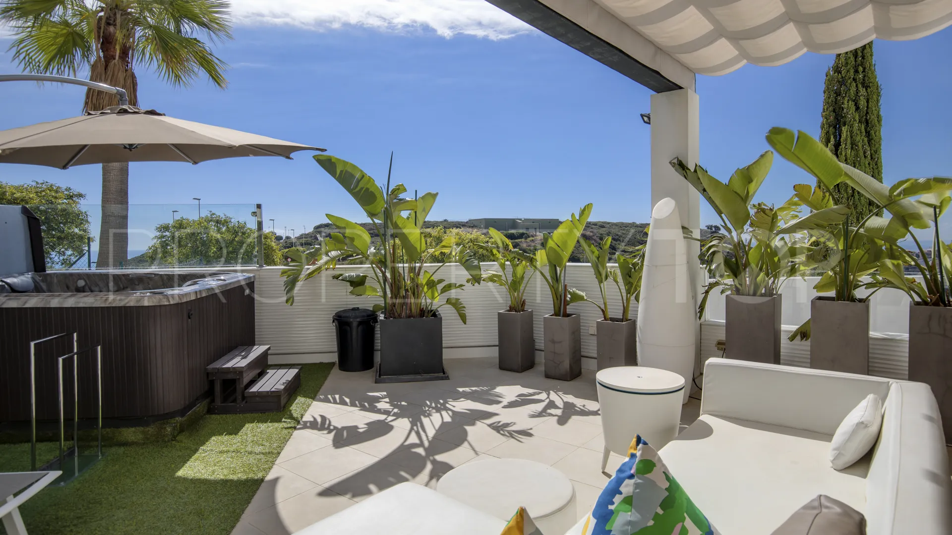 For sale Casares 2 bedrooms ground floor apartment