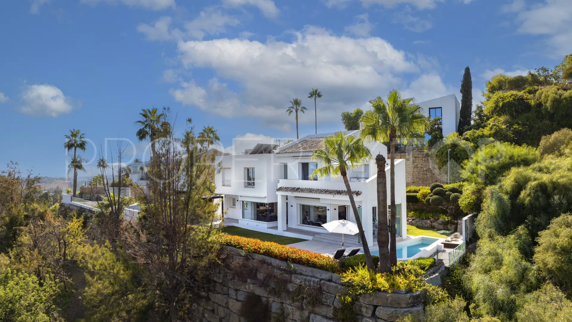 Villa en venta con 4 dormitorios en Benahavis
