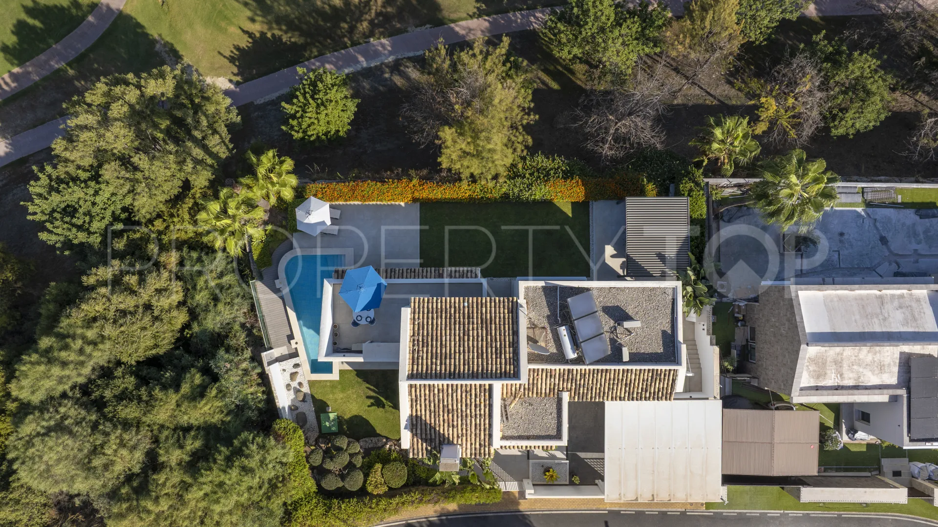 Villa en venta con 4 dormitorios en Benahavis