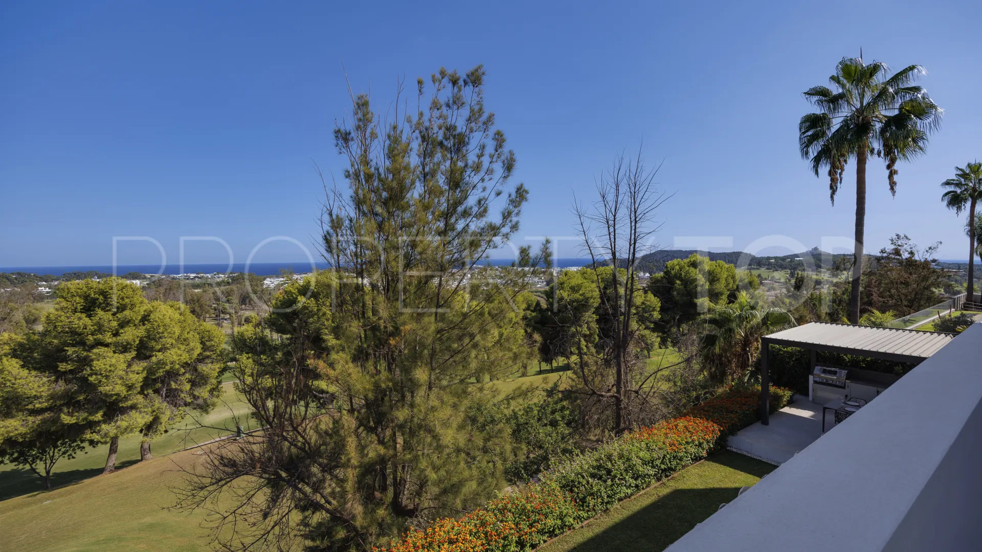 Villa en venta con 4 dormitorios en Benahavis