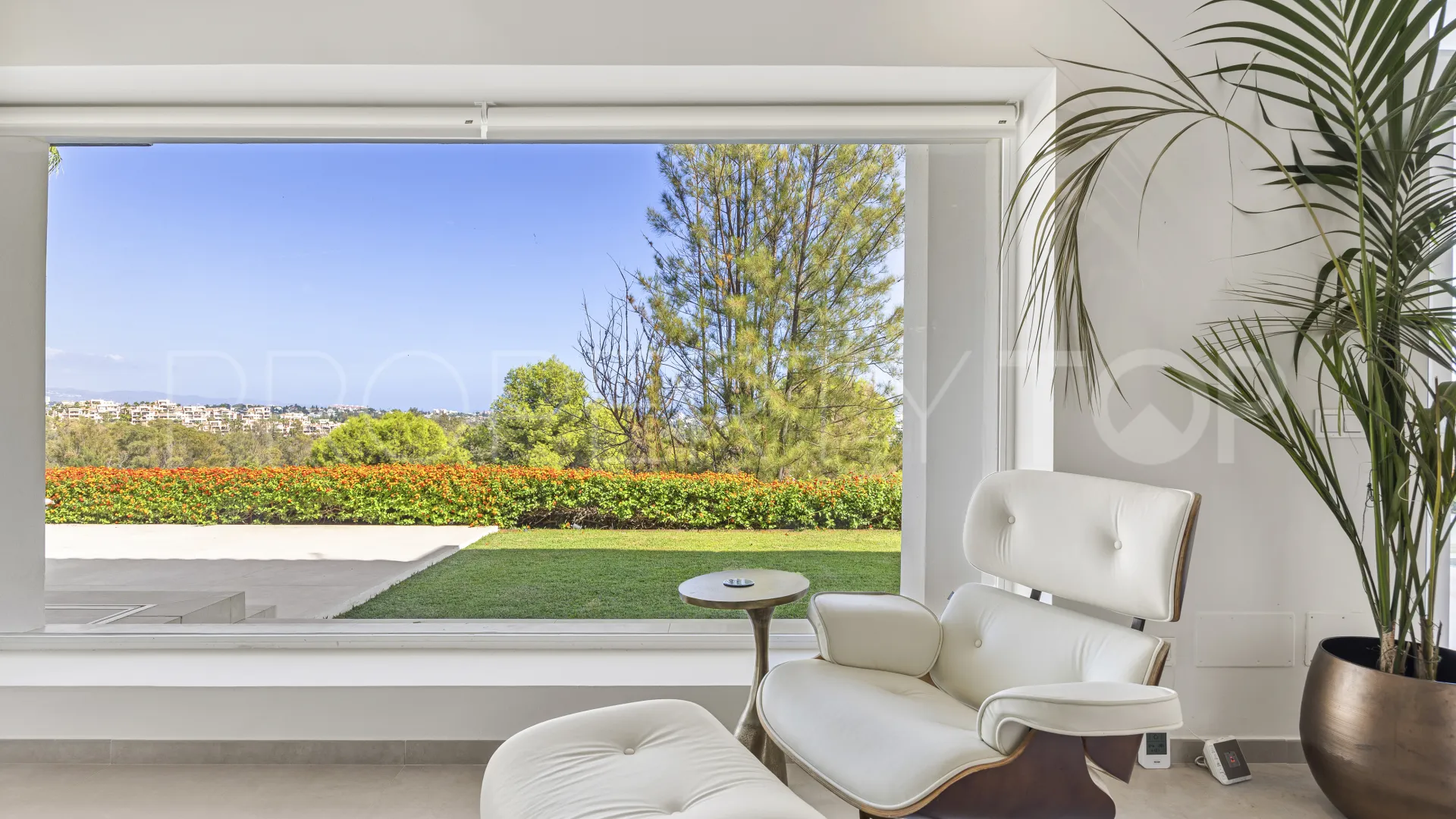 Villa en venta con 4 dormitorios en Benahavis