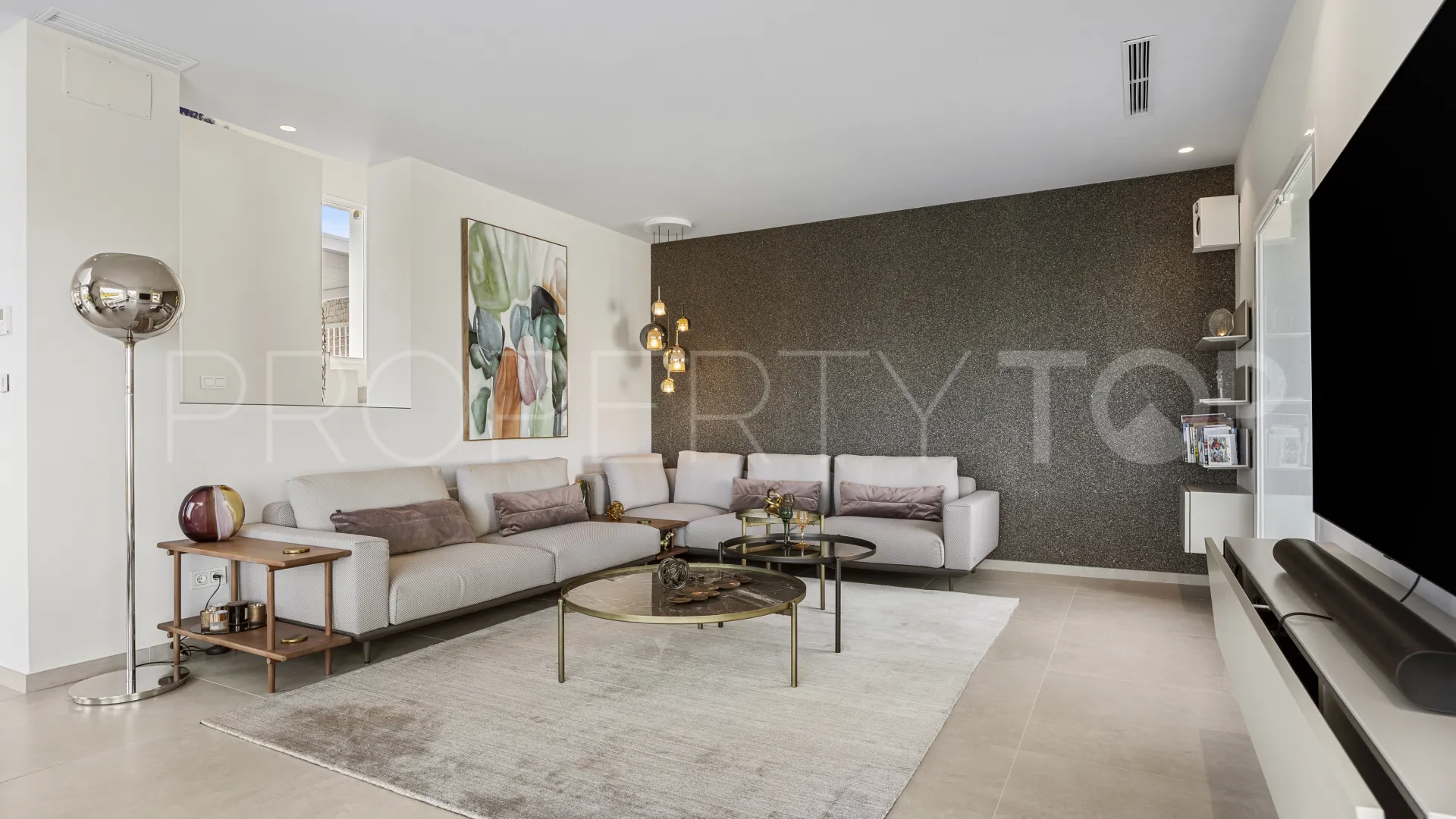 Villa en venta con 4 dormitorios en Benahavis