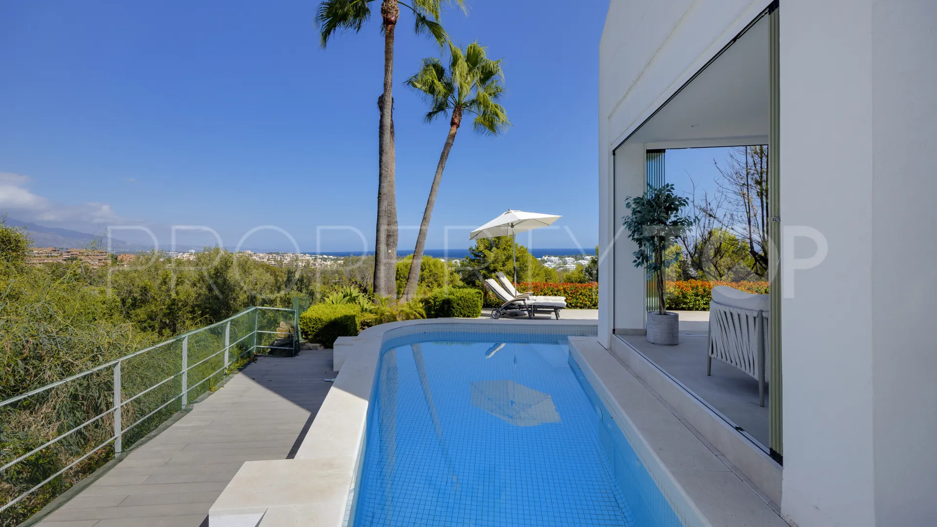 Villa en venta con 4 dormitorios en Benahavis