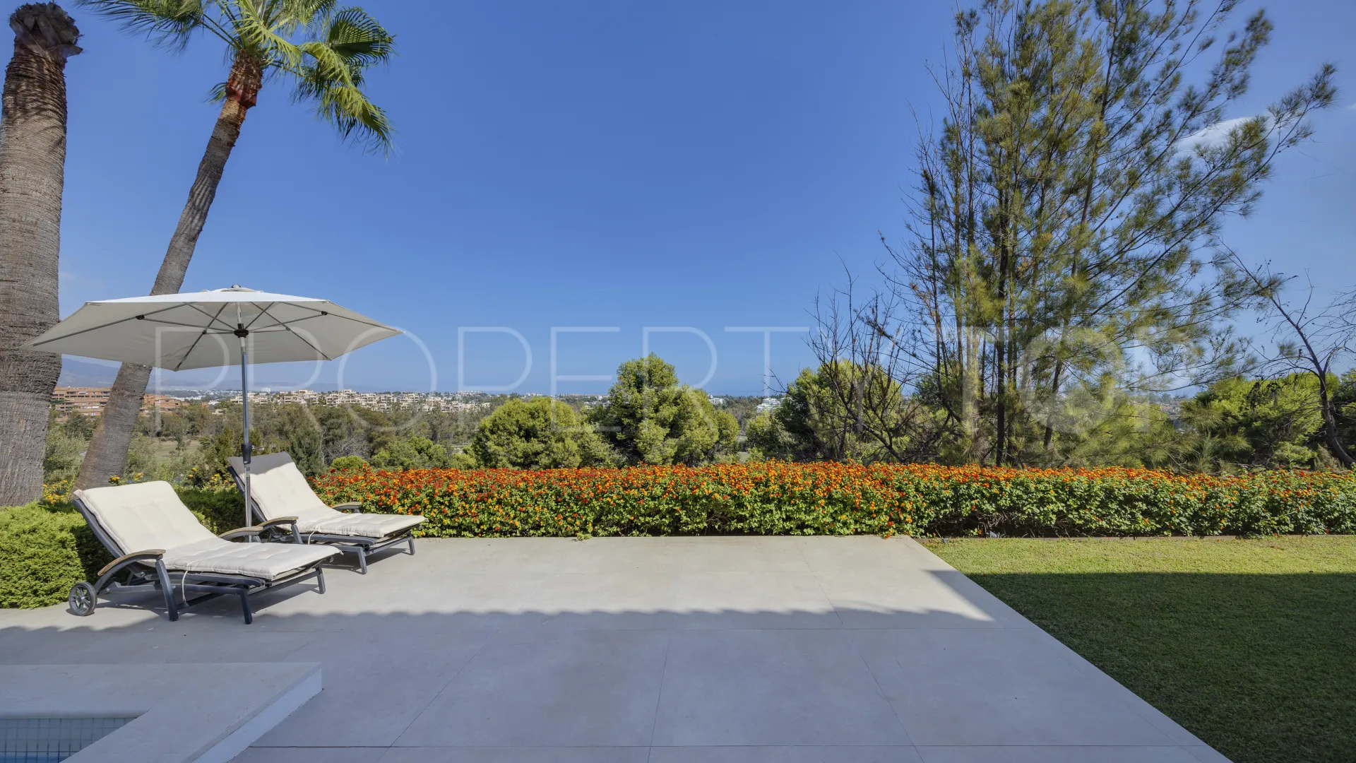 Villa en venta con 4 dormitorios en Benahavis