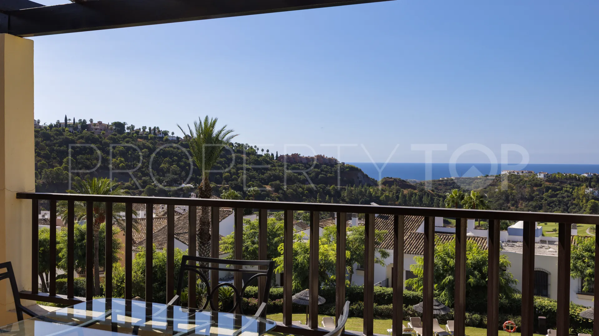 Ático de 3 dormitorios en venta en Benahavis