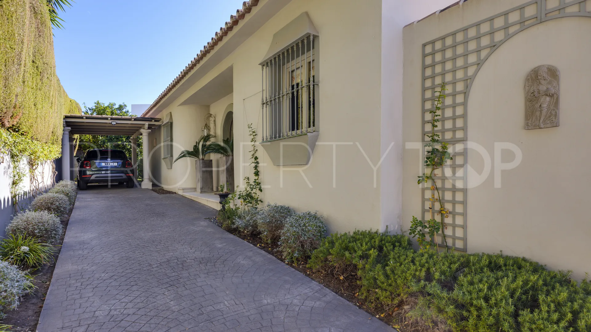 For sale Marbella 2 bedrooms villa
