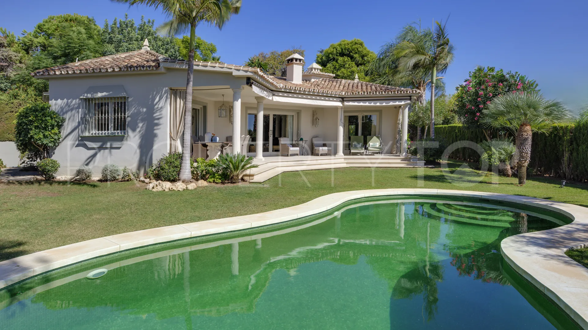 For sale Marbella 2 bedrooms villa